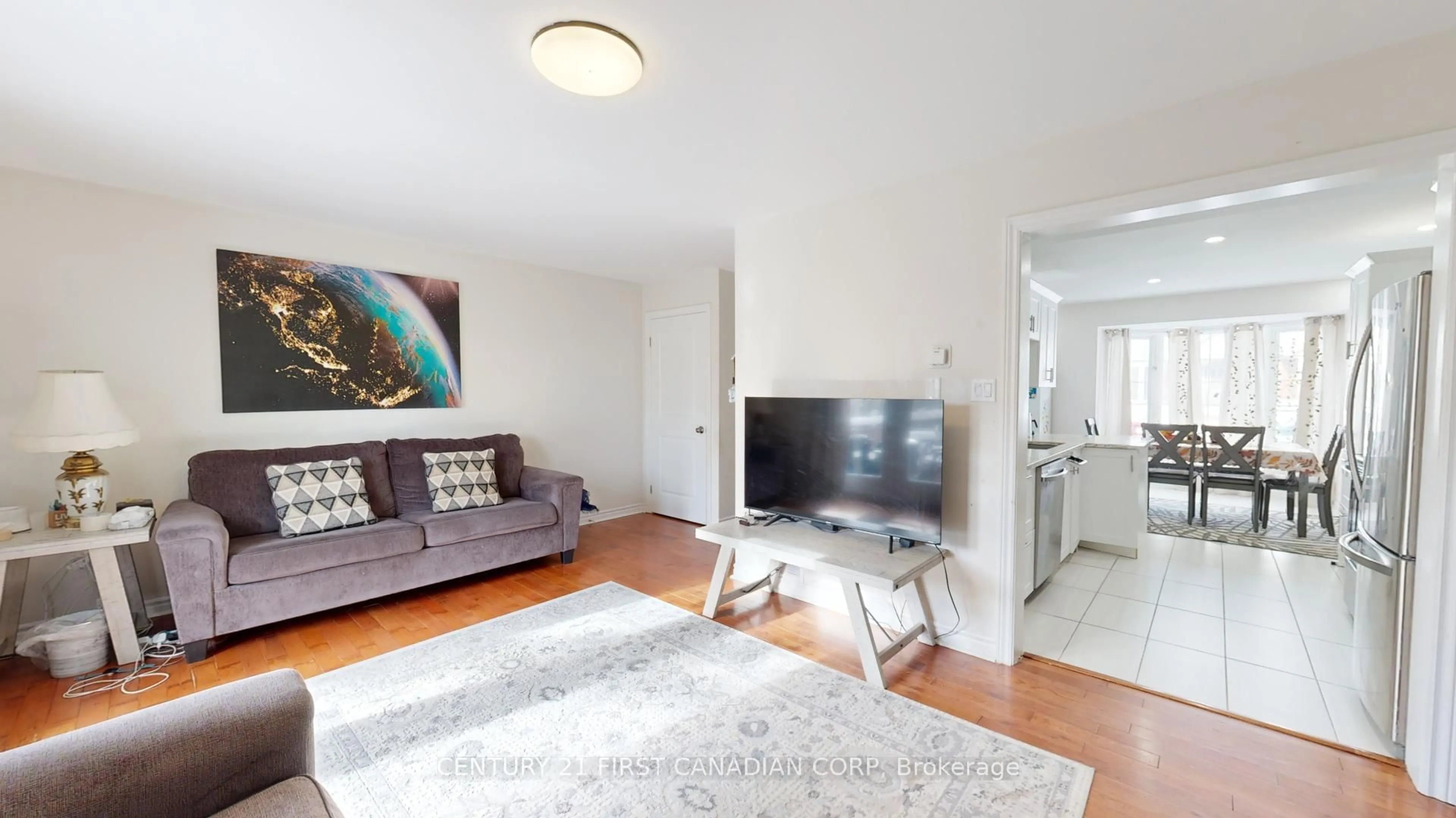 Living room with furniture, unknown for 20 Kernohan Pkwy #6, London South Ontario N6J 4Y3