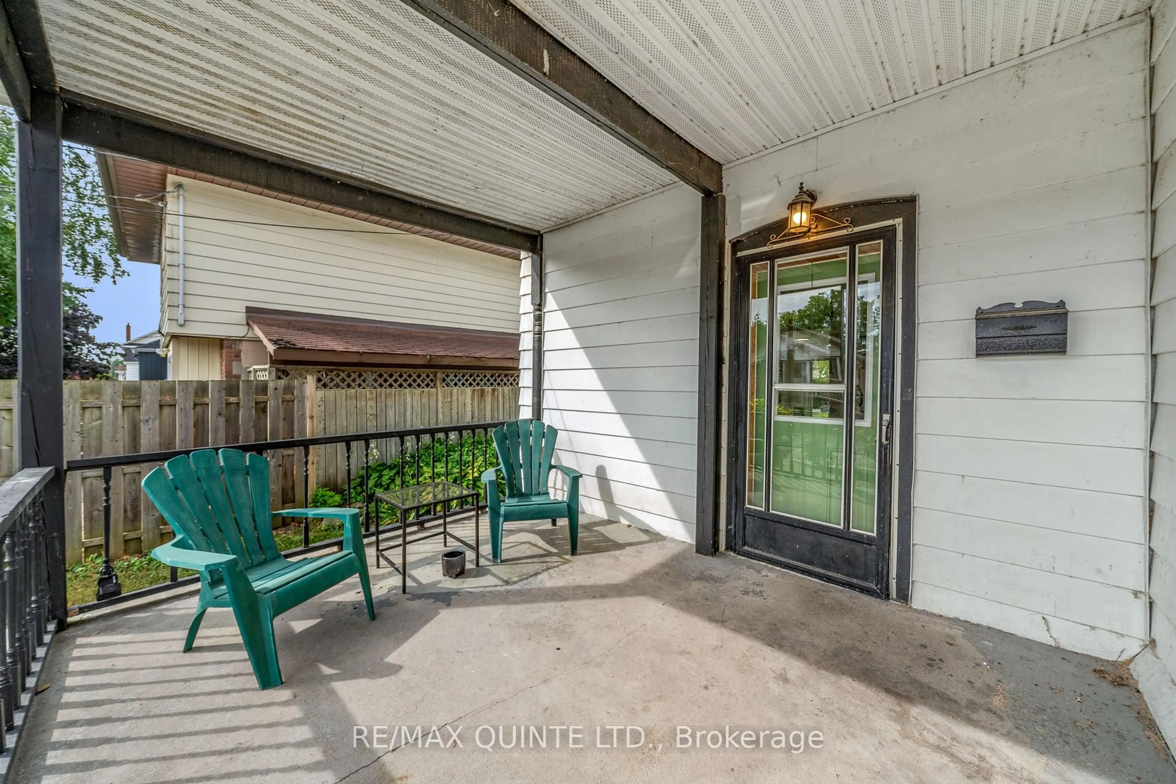 Patio, unknown for 70 SINCLAIR St, Belleville Ontario K8P 3S8