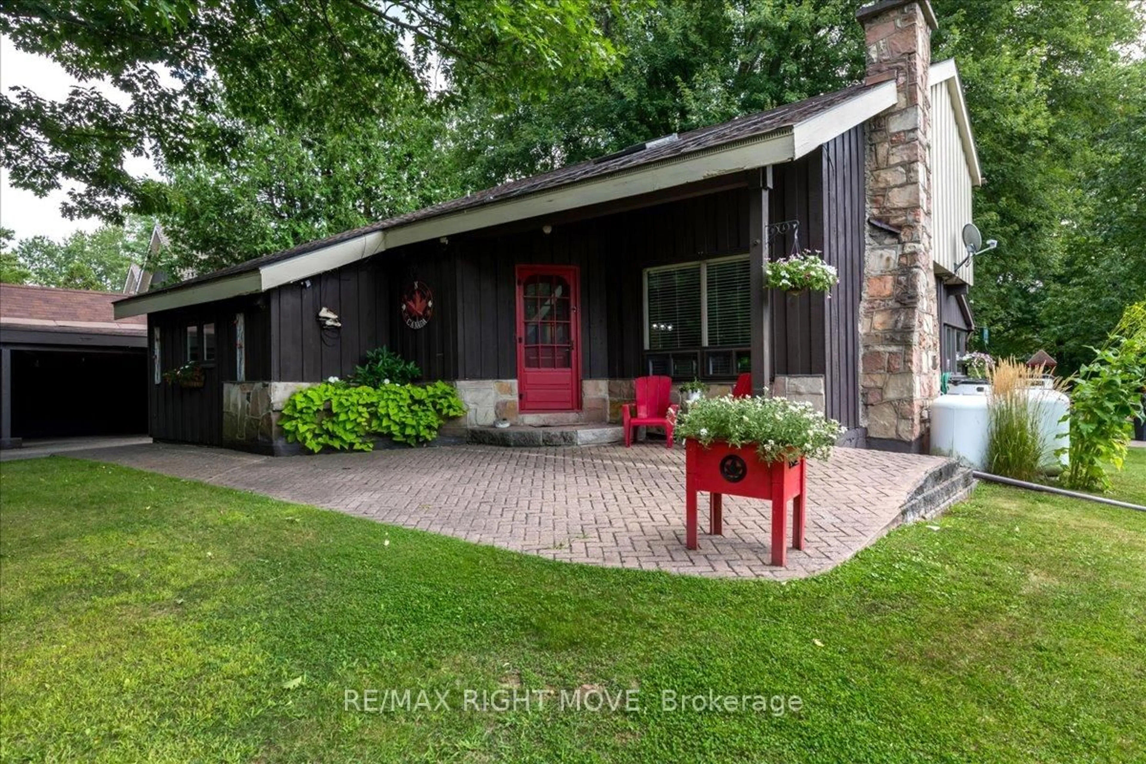 Unknown for 1032 Cowbell Lane, Gravenhurst Ontario P0E 1N0