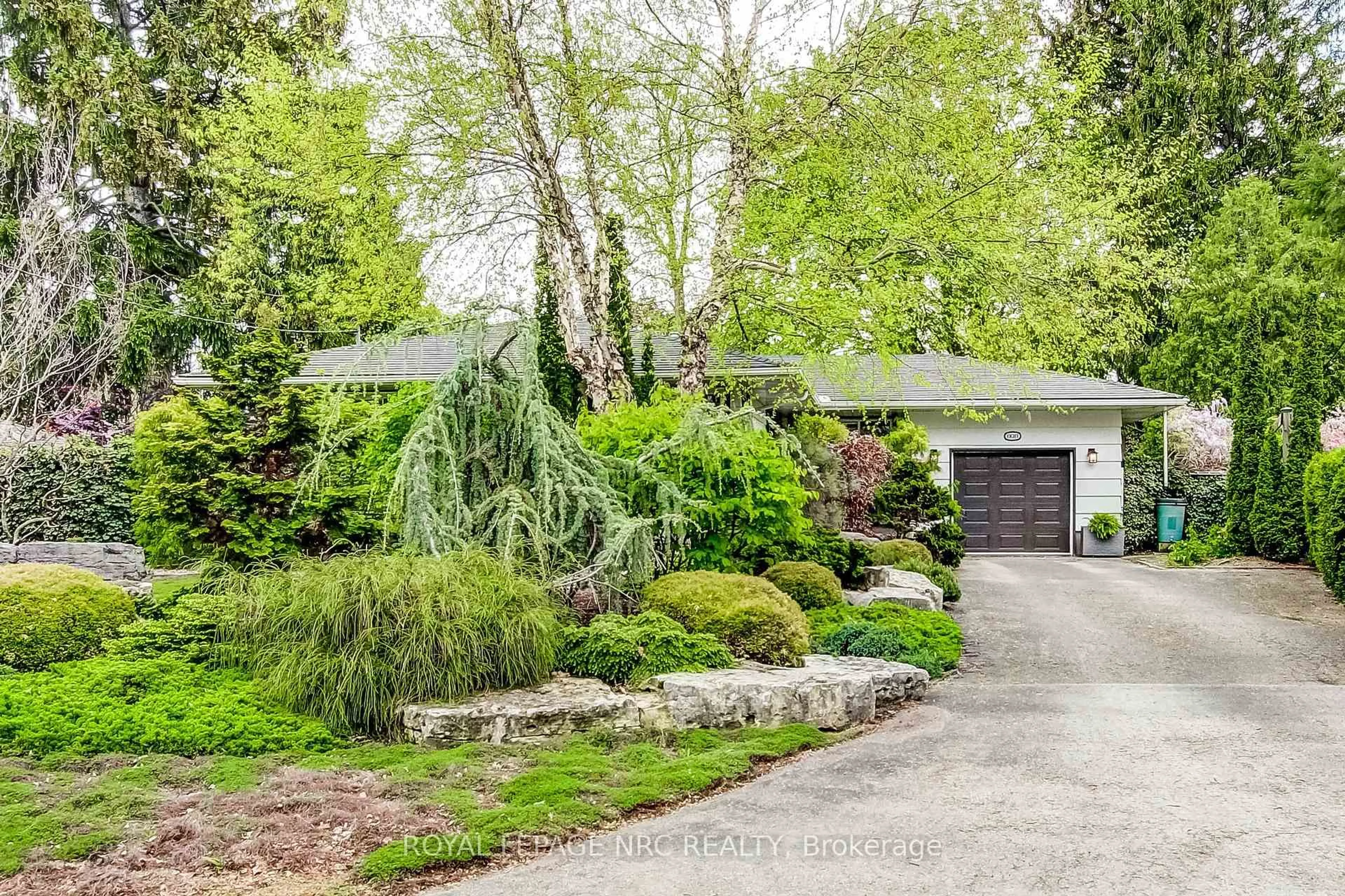 Unknown for 8 Rice Ave, St. Catharines Ontario L2M 2Y3