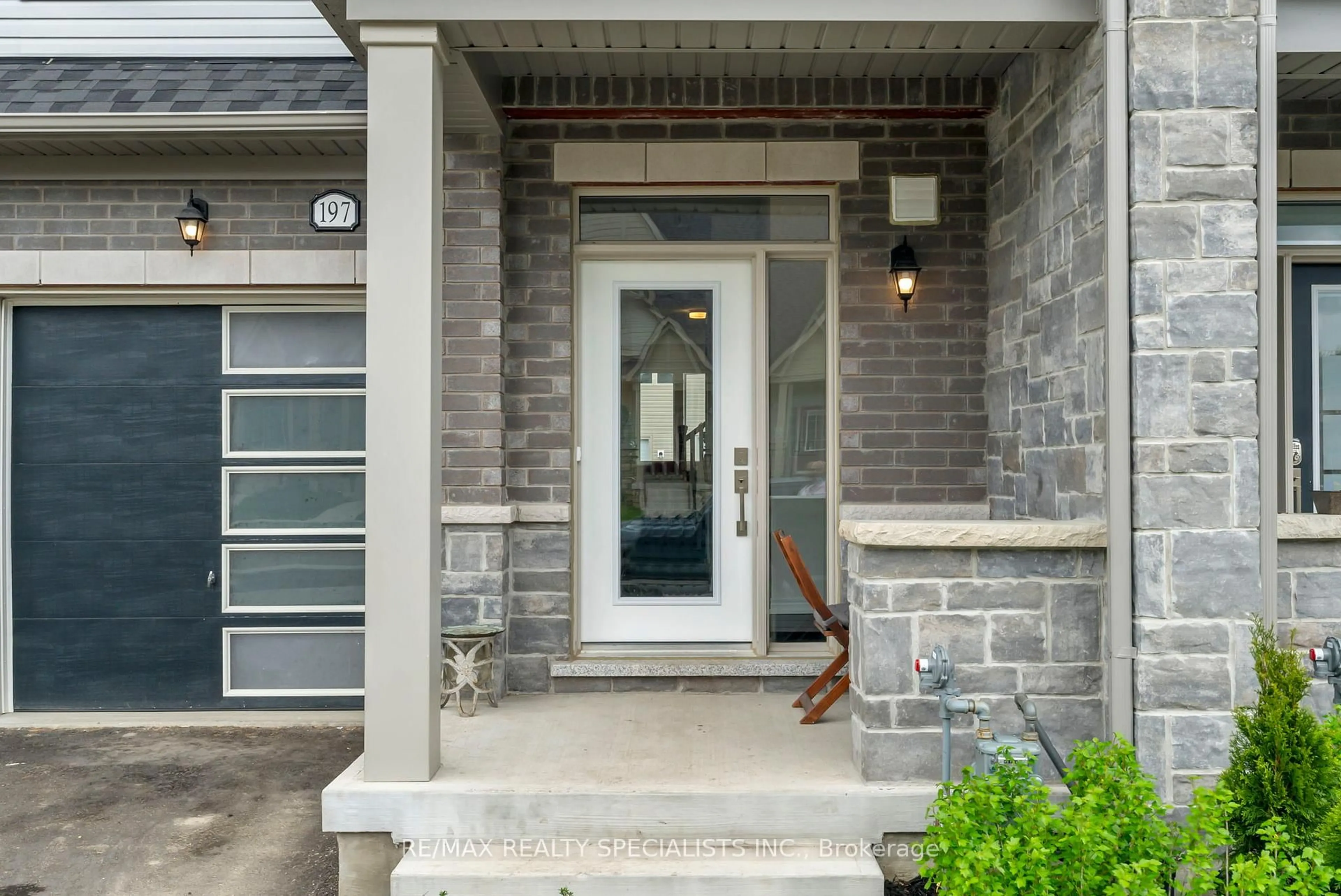 Indoor entryway for 197 Farley Rd, Centre Wellington Ontario N1M 0J2