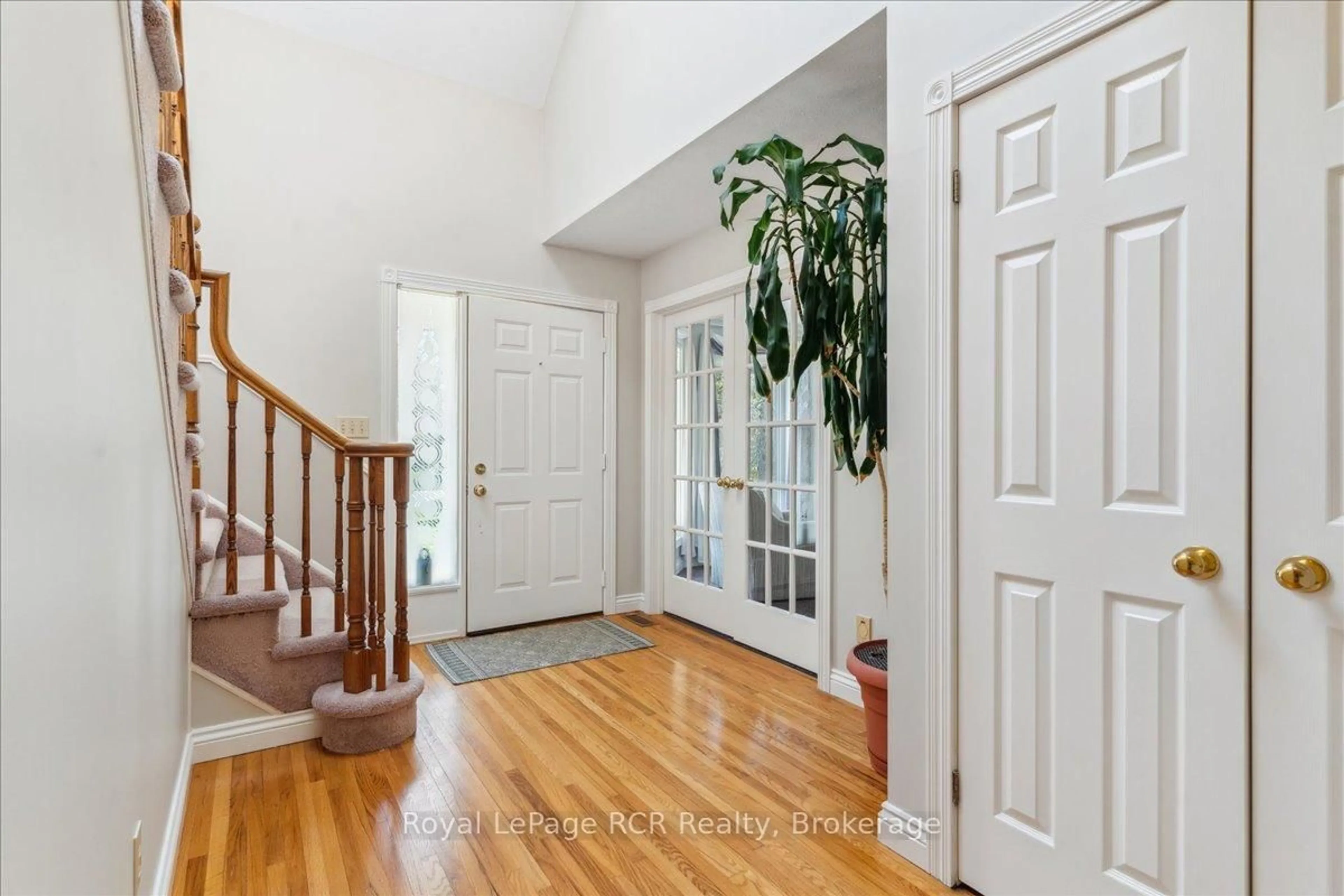 Indoor entryway for 174 Forest Hill Dr, Georgian Bluffs Ontario N4K 5N6