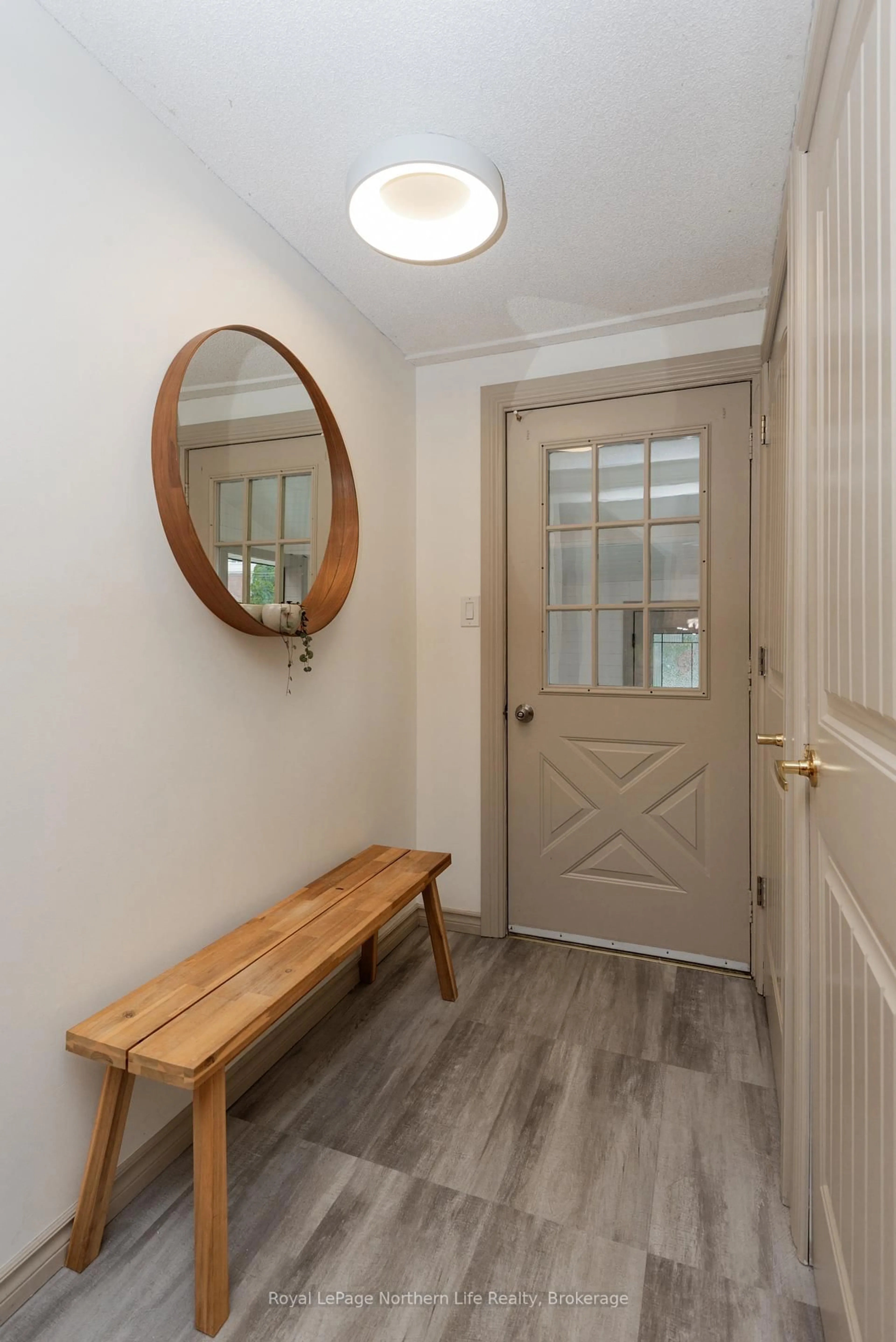 Indoor entryway for 239 First Ave, North Bay Ontario P1B 1J9