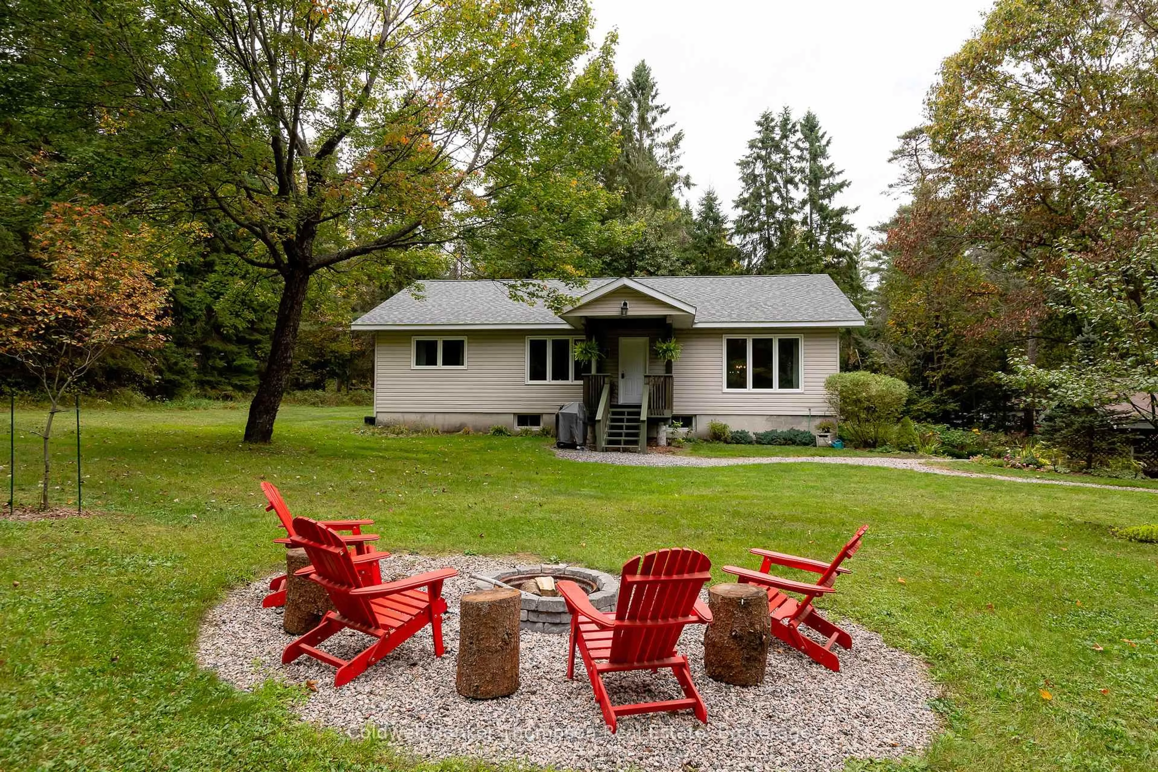 Patio, unknown for 644 South Mary Lake Rd, Huntsville Ontario P0B 1L0
