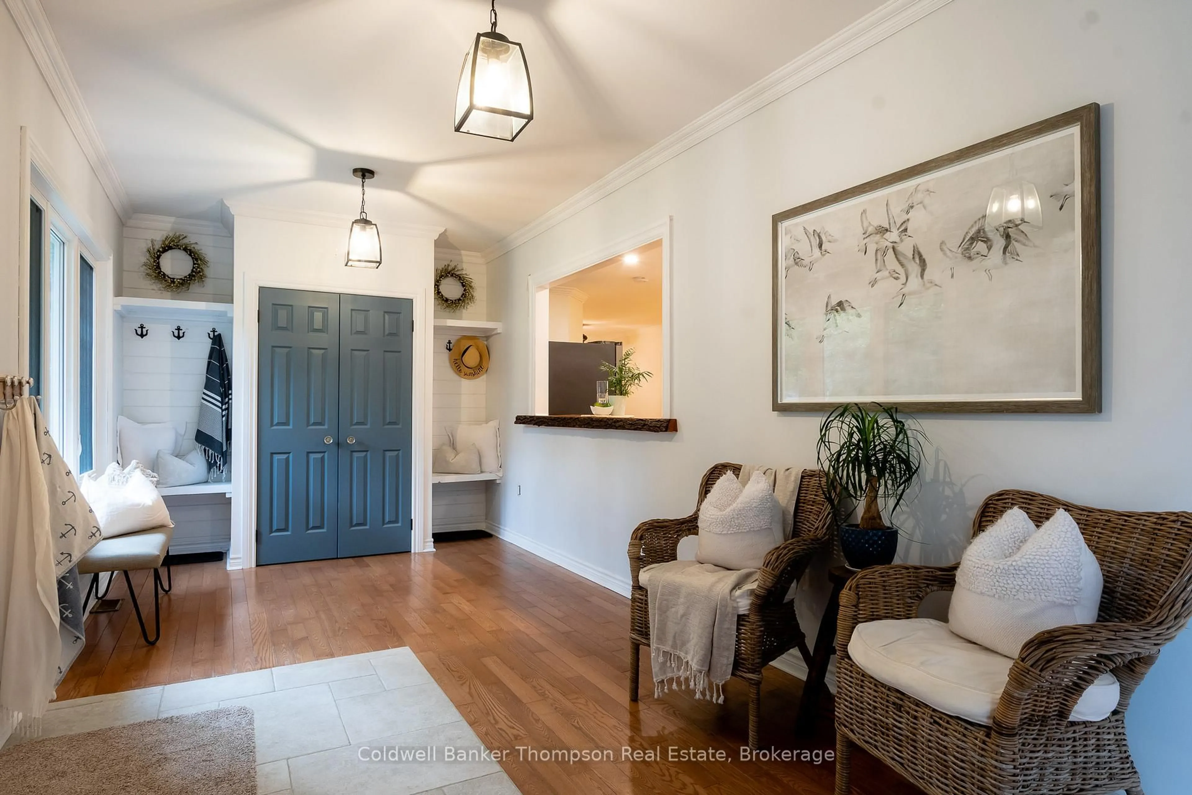 Indoor entryway for 644 South Mary Lake Rd, Huntsville Ontario P0B 1L0