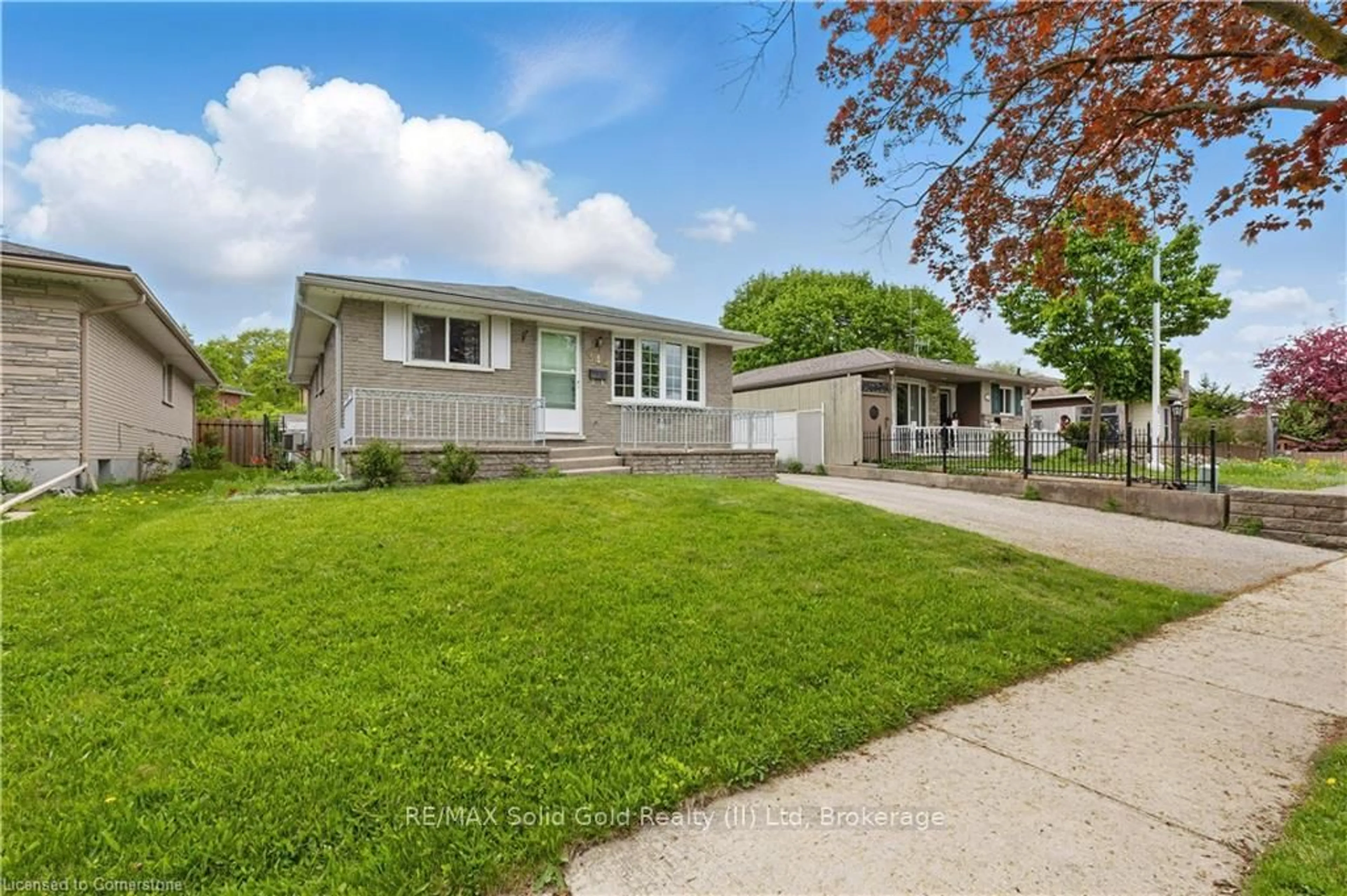 Home with vinyl exterior material, street for 344 Shelley Dr, Kitchener Ontario N2C 1N1