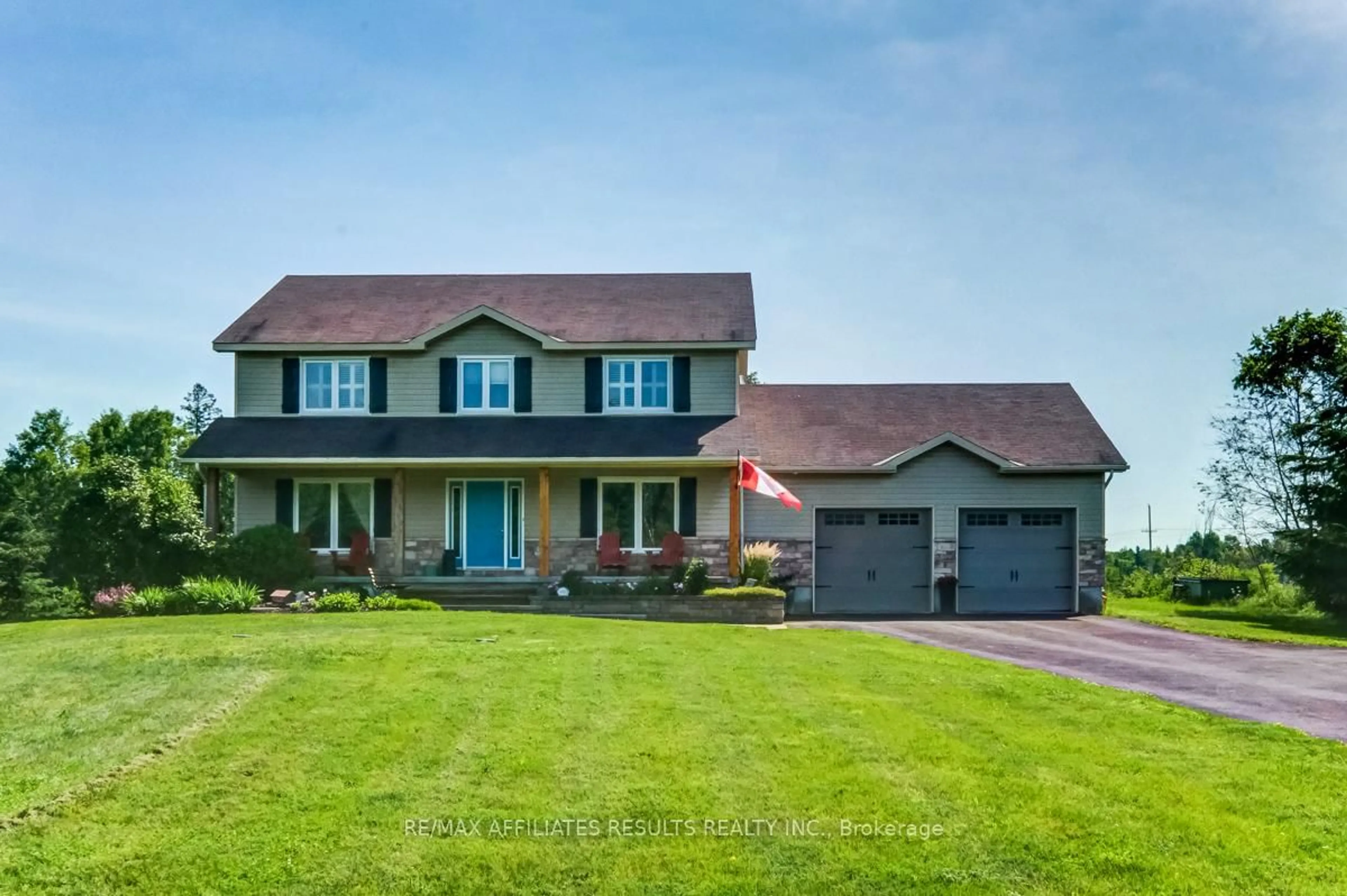 Home with vinyl exterior material, street for 117 Scottwood Grve, Ottawa Ontario K0A 1T0