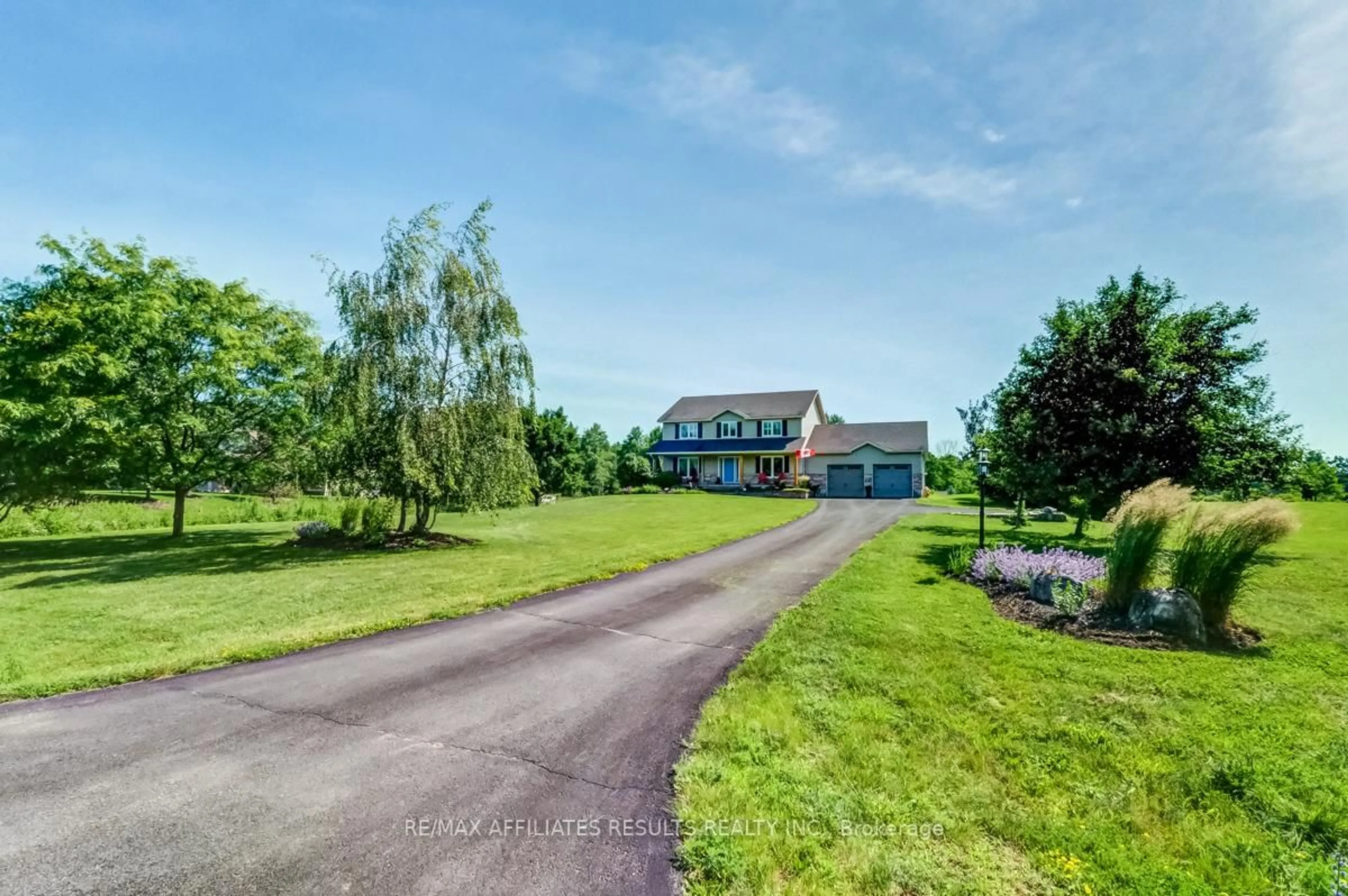 A pic from outside/outdoor area/front of a property/back of a property/a pic from drone, unknown for 117 Scottwood Grve, Ottawa Ontario K0A 1T0