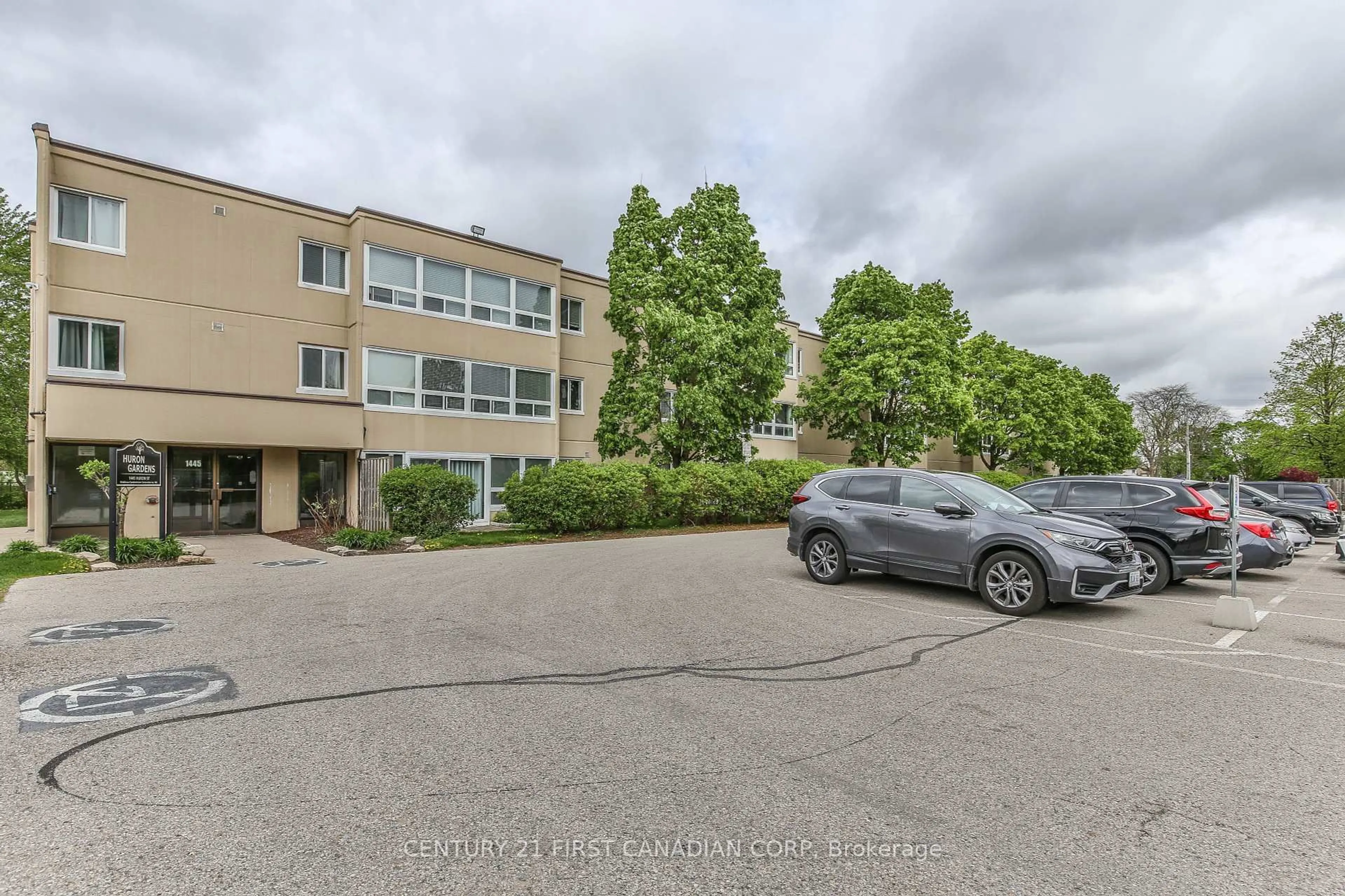 Unknown for 1445 Huron St #208, London East Ontario N5V 2E6