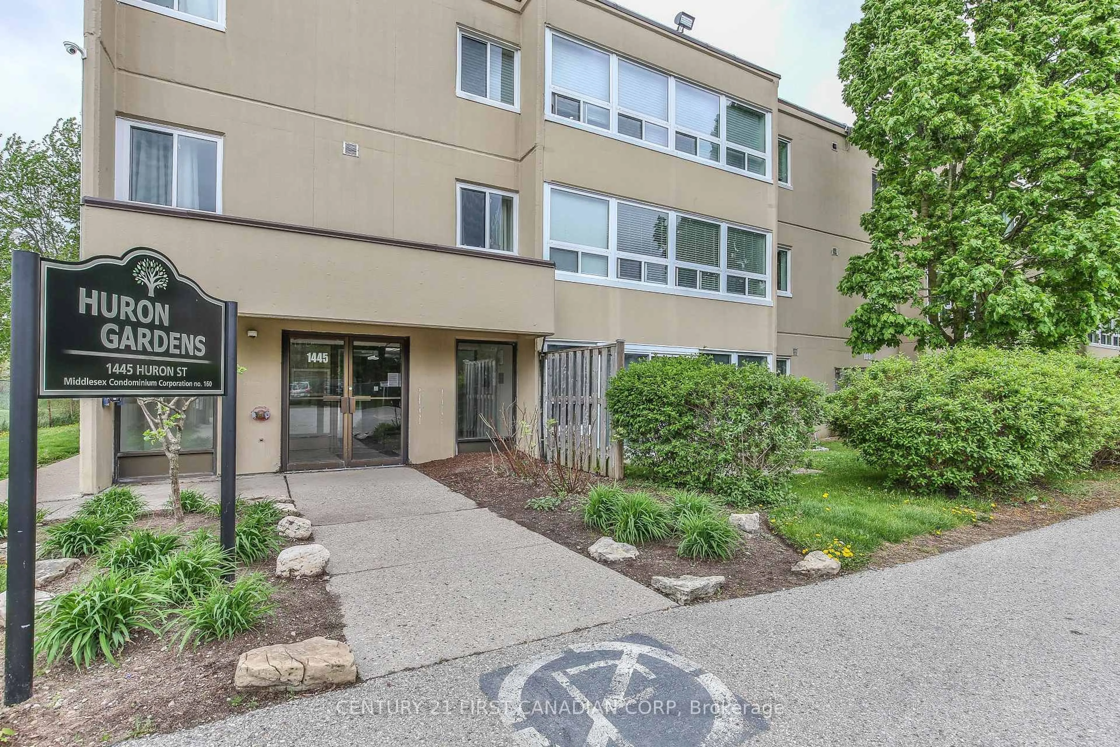 Patio, street for 1445 Huron St #208, London East Ontario N5V 2E6