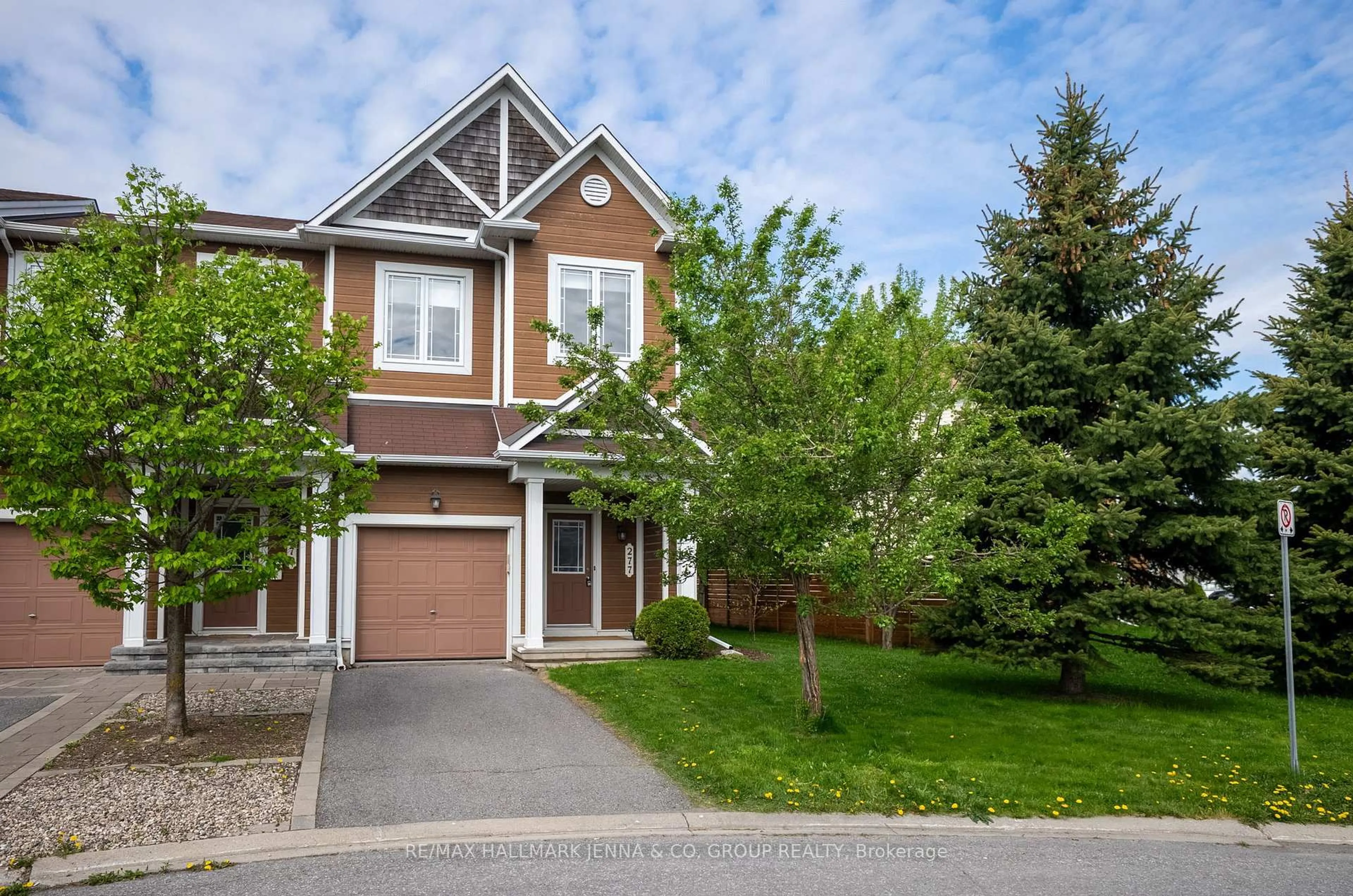 Home with brick exterior material, street for 277 Catamount Crt, Ottawa Ontario K2M 0A9