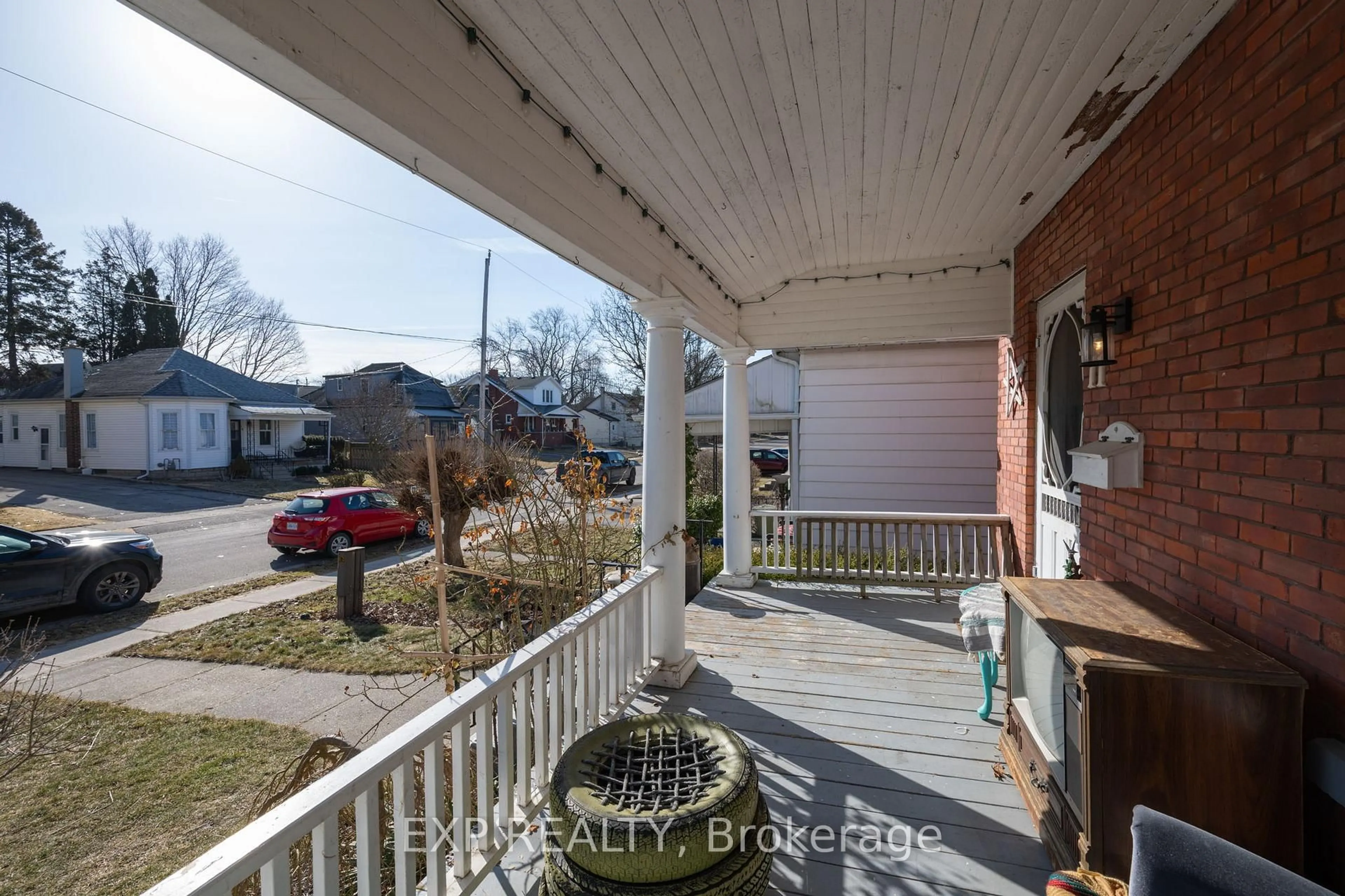 Unknown for 11 West Ave, St. Thomas Ontario N5R 3P4