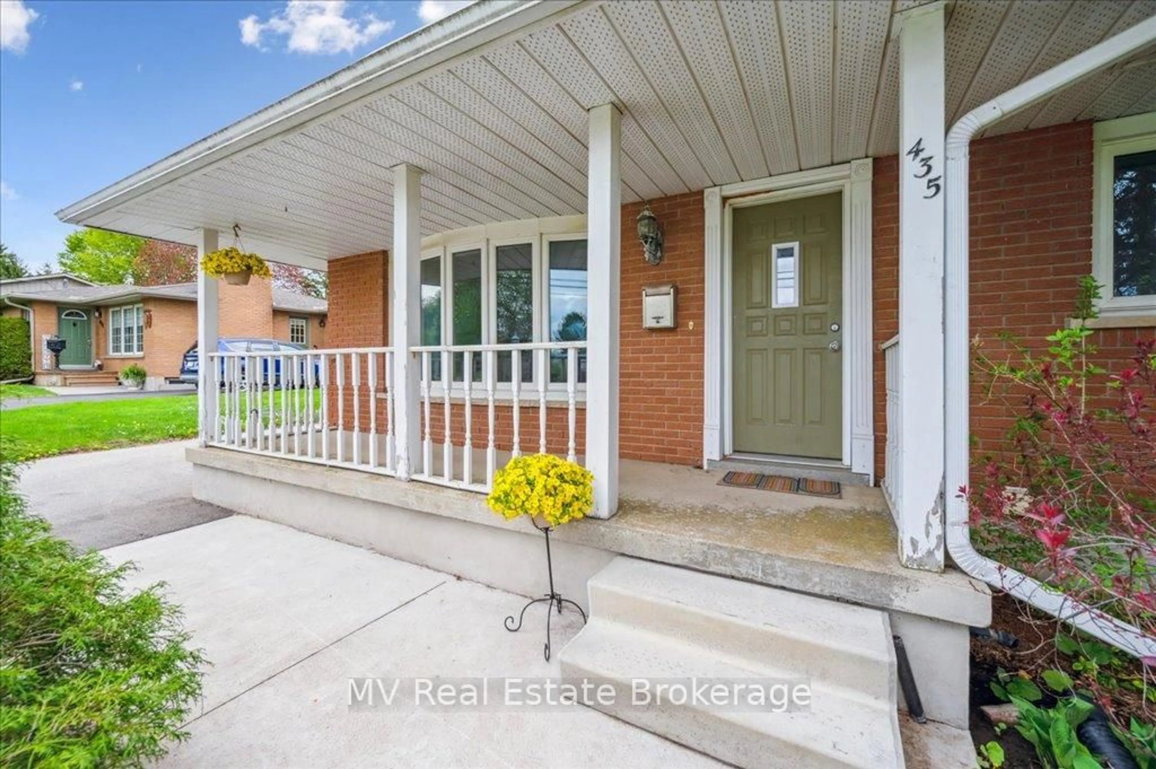 Unknown for 435 Scotland St, Centre Wellington Ontario N1M 2B7