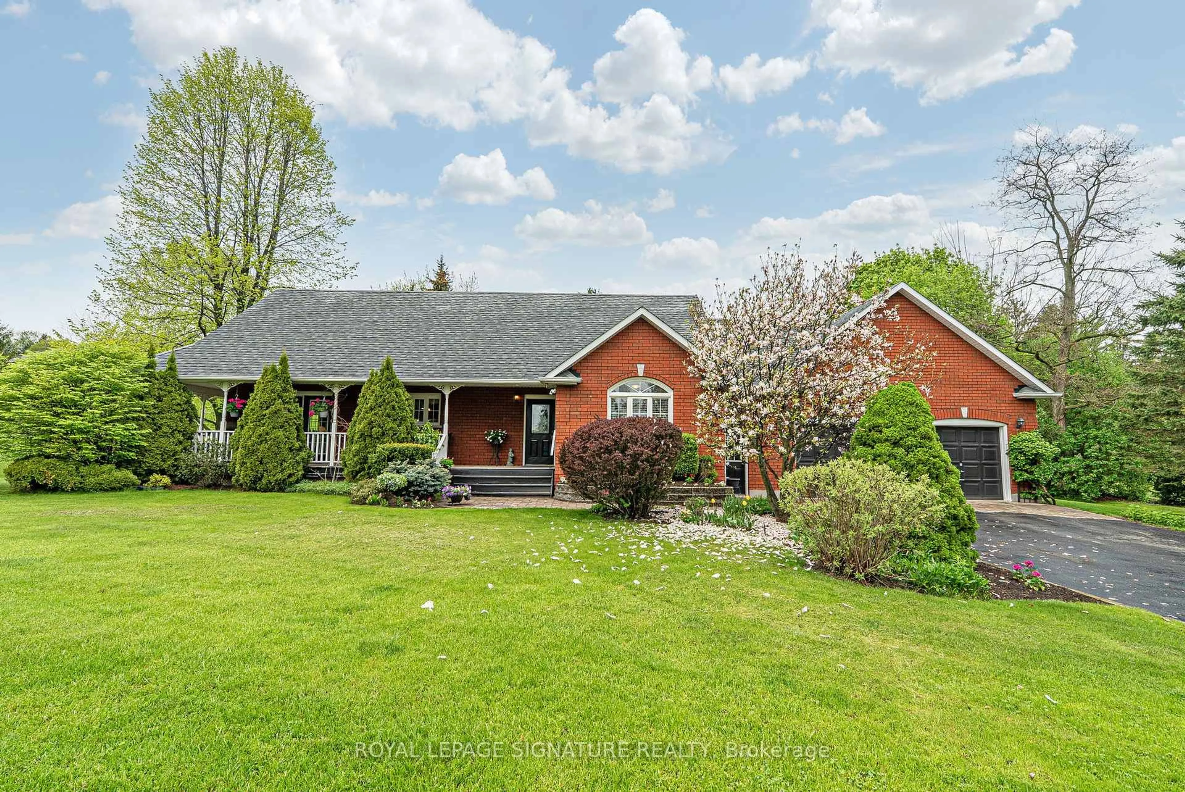 A pic from outside/outdoor area/front of a property/back of a property/a pic from drone, unknown for 15 Oliver's Lane, Cobourg Ontario K9A 5R1