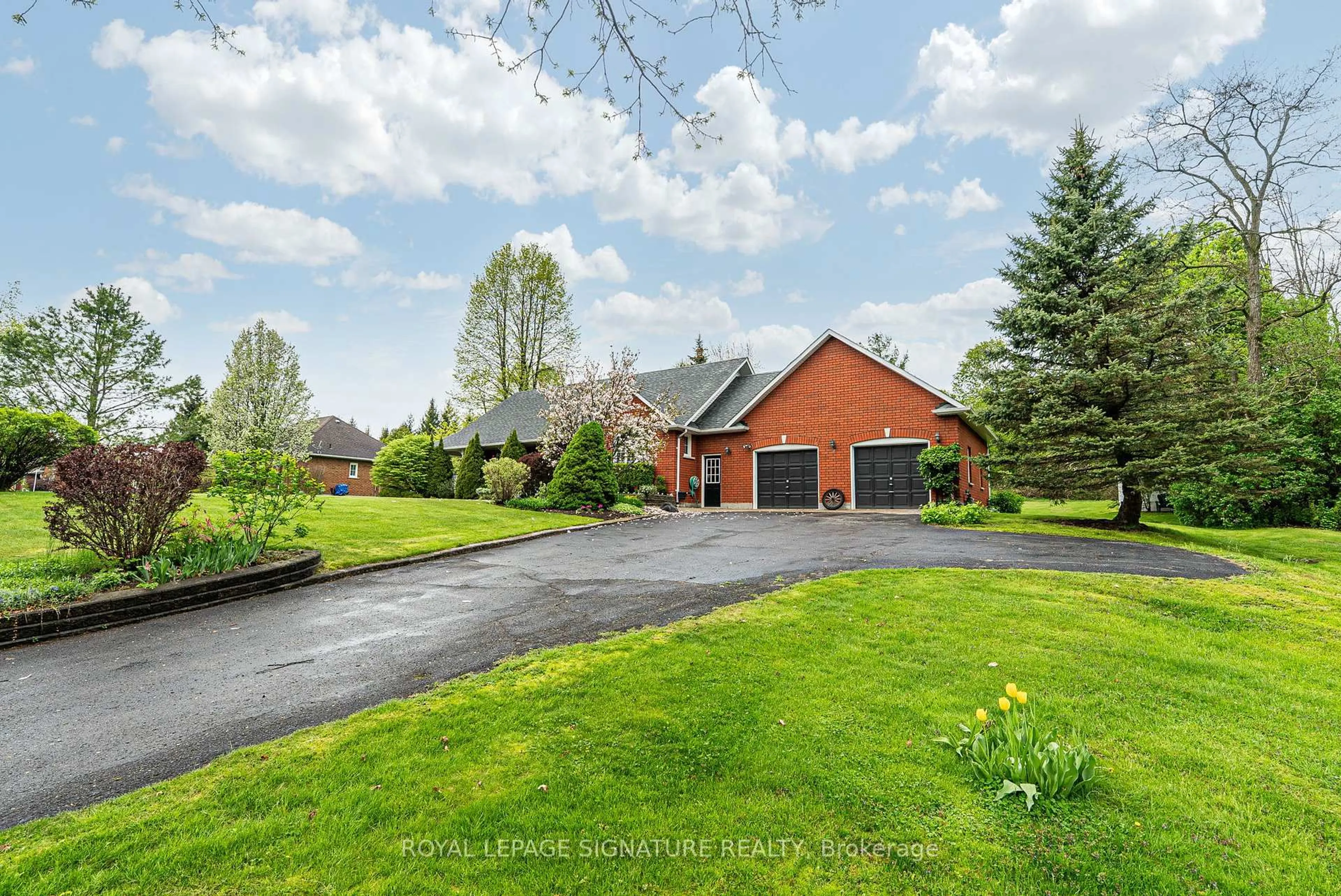 A pic from outside/outdoor area/front of a property/back of a property/a pic from drone, unknown for 15 Oliver's Lane, Cobourg Ontario K9A 5R1
