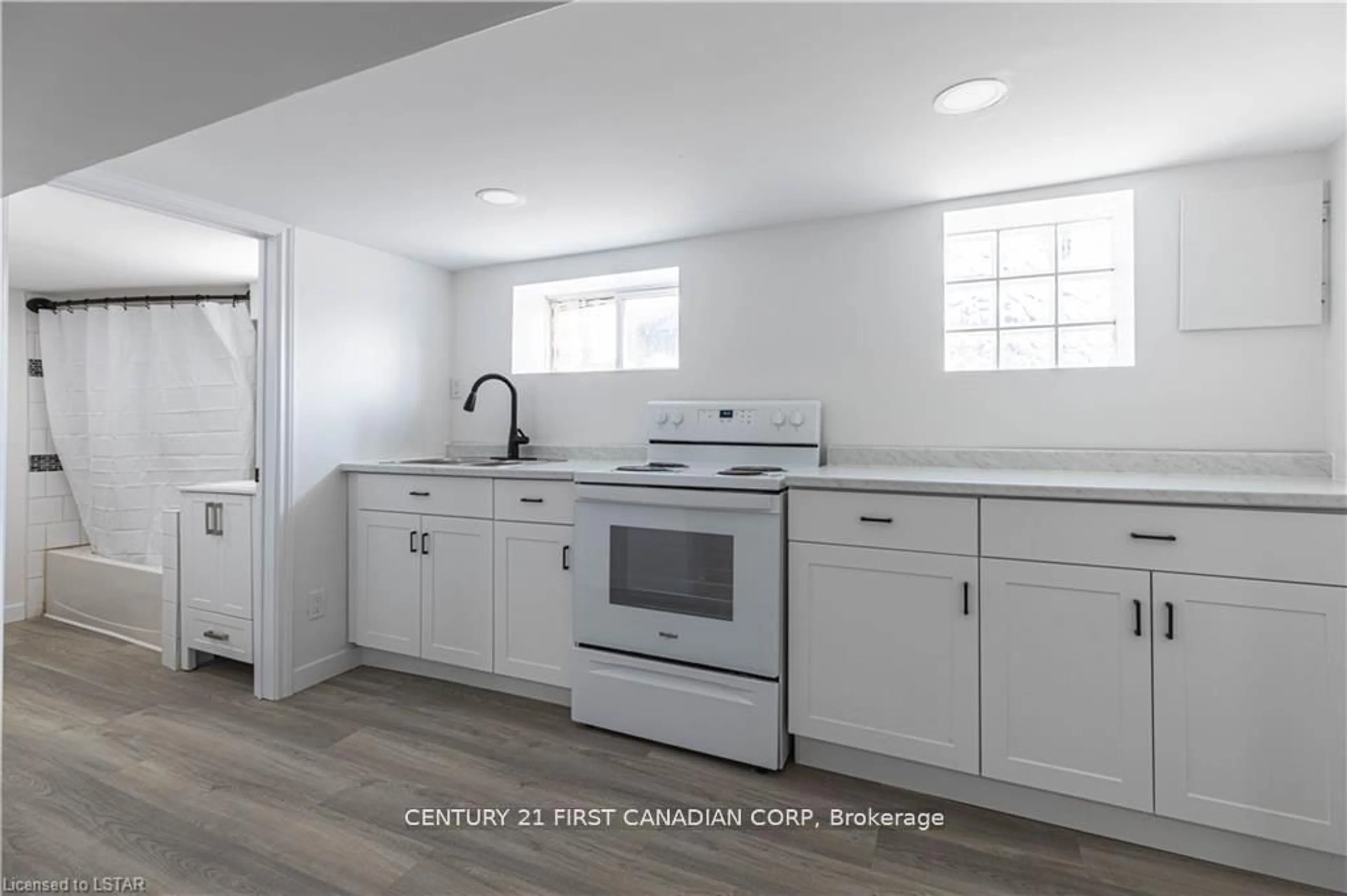 Open concept kitchen, ceramic/tile floor for 420 EGERTON St, London East Ontario N5W 3Z3