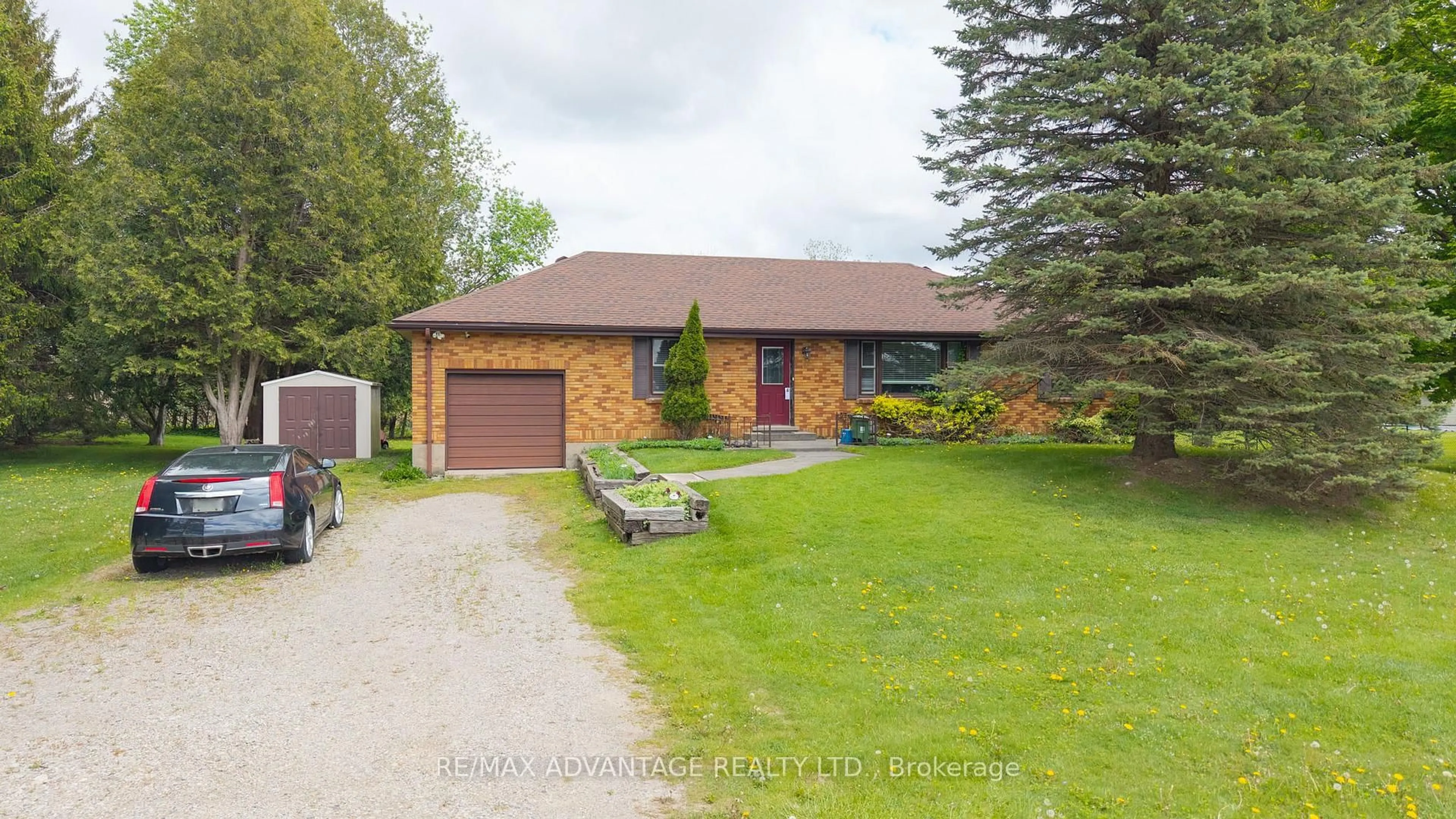 A pic from outside/outdoor area/front of a property/back of a property/a pic from drone, street for 3544 Colonel Talbot Rd, London South Ontario N6P 1H5