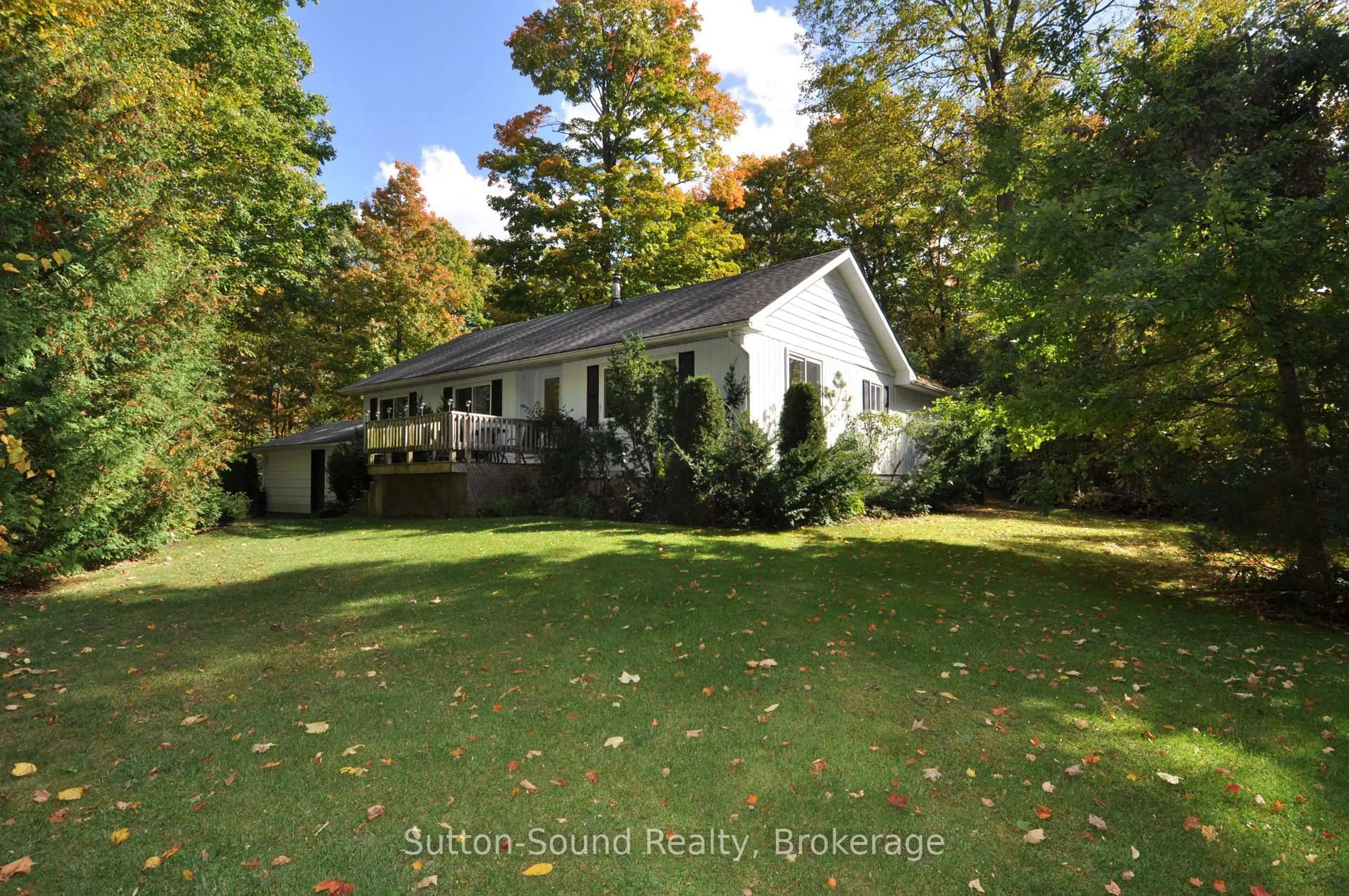 A pic from outside/outdoor area/front of a property/back of a property/a pic from drone, unknown for 362534 Lindenwood Rd, Georgian Bluffs Ontario N0H 2T0