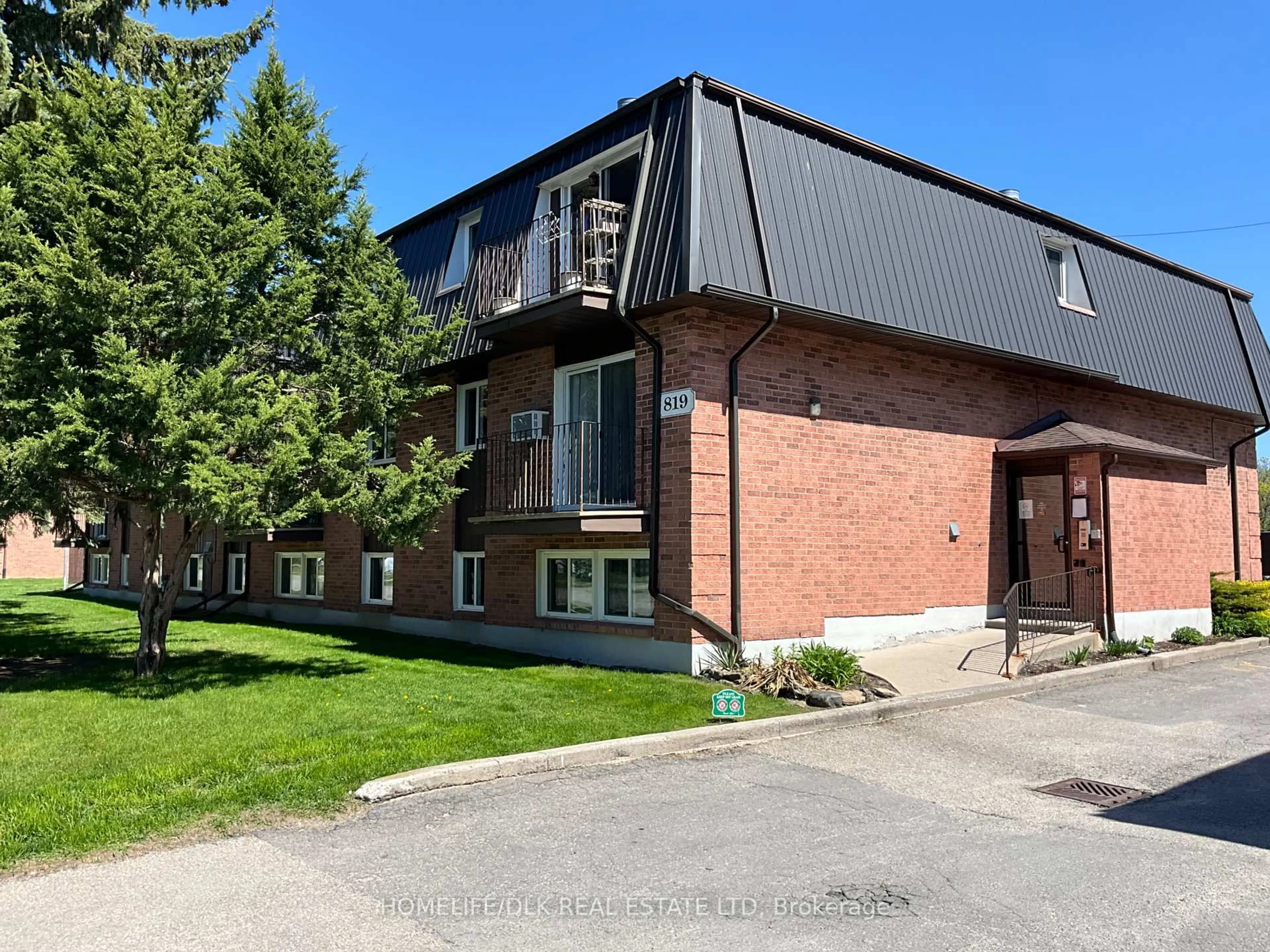 Home with brick exterior material, building for 819 Macodrum Dr #2, Brockville Ontario K6V 6P6
