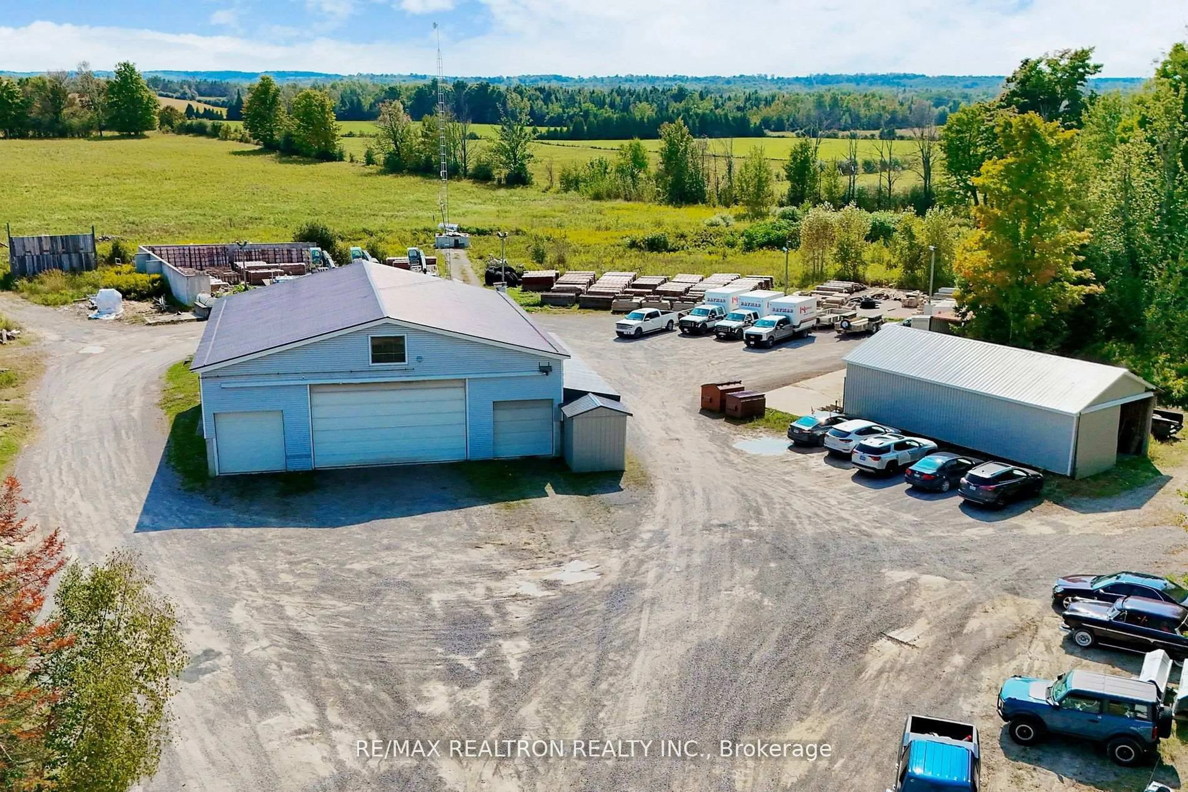 A pic from outside/outdoor area/front of a property/back of a property/a pic from drone, building for 1599 Moore Dr, Cavan Monaghan Ontario L0A 1C0