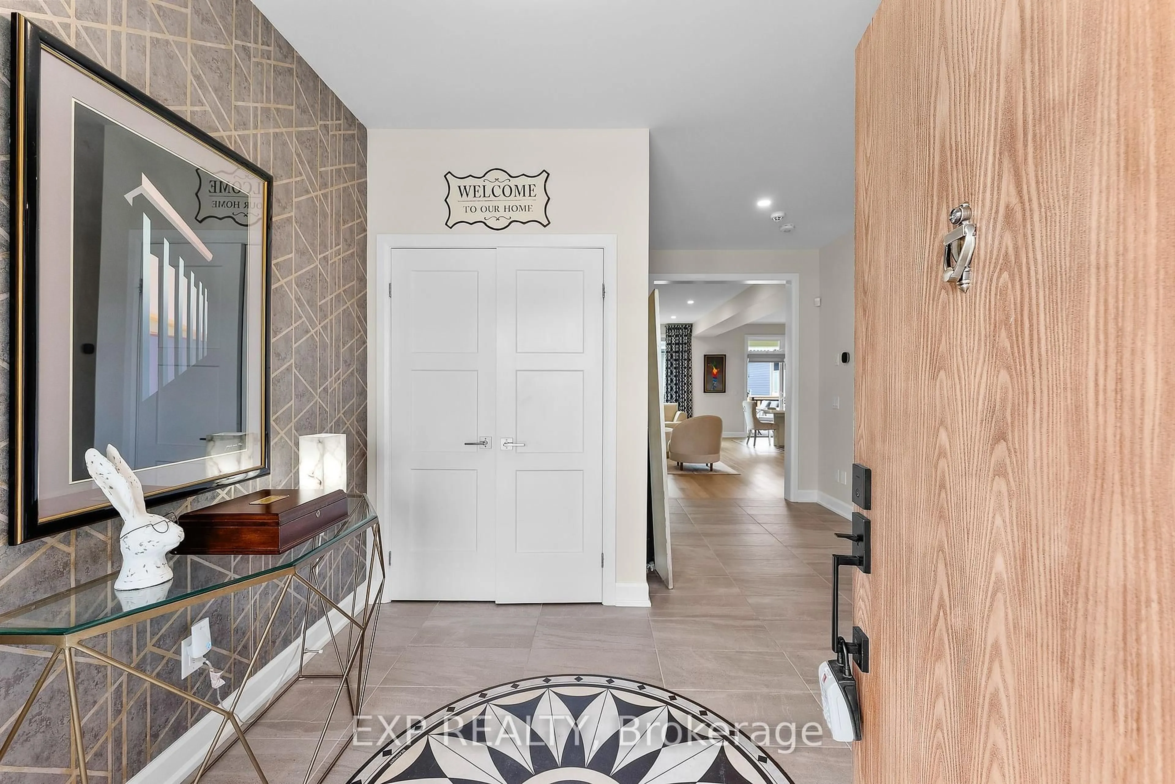 Indoor entryway for 3809 Simpson Lane, Fort Erie Ontario L0S 1S0
