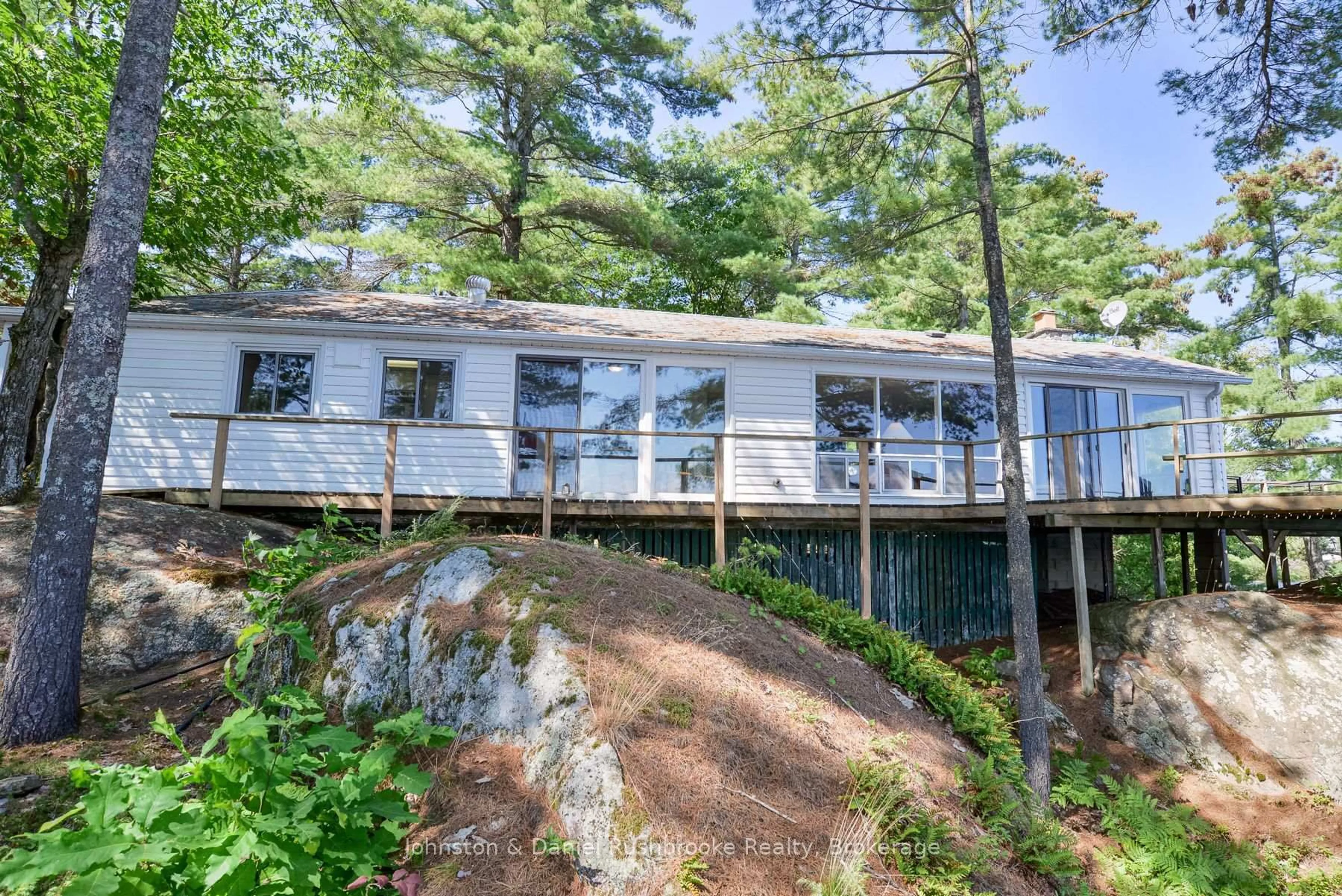 Patio, water/lake/river/ocean view for 1116 Tryon Dr, Gravenhurst Ontario P0E 1G0