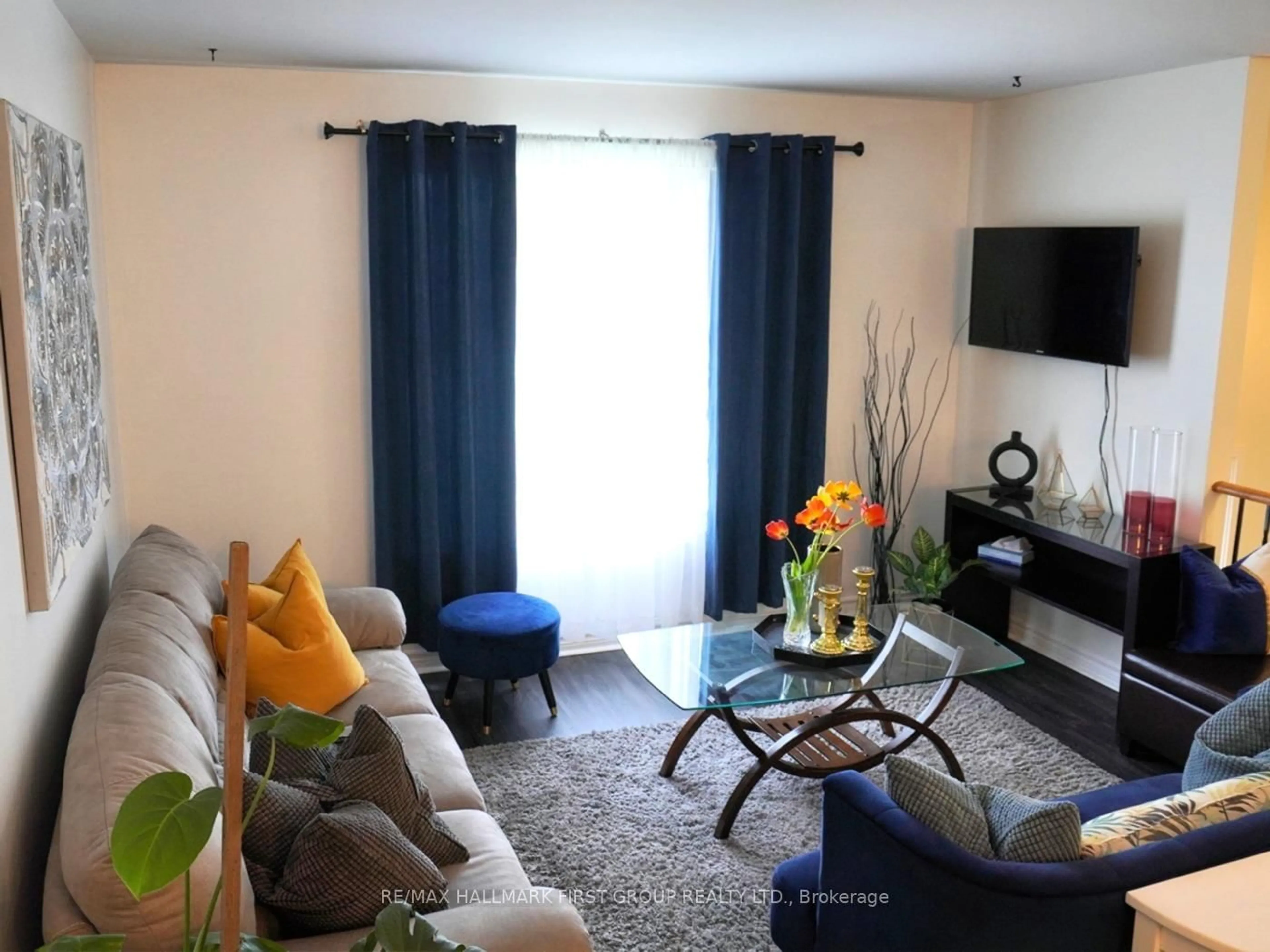 Living room with furniture, unknown for 449 Burnham Manor Crt, Cobourg Ontario K9A 5B9