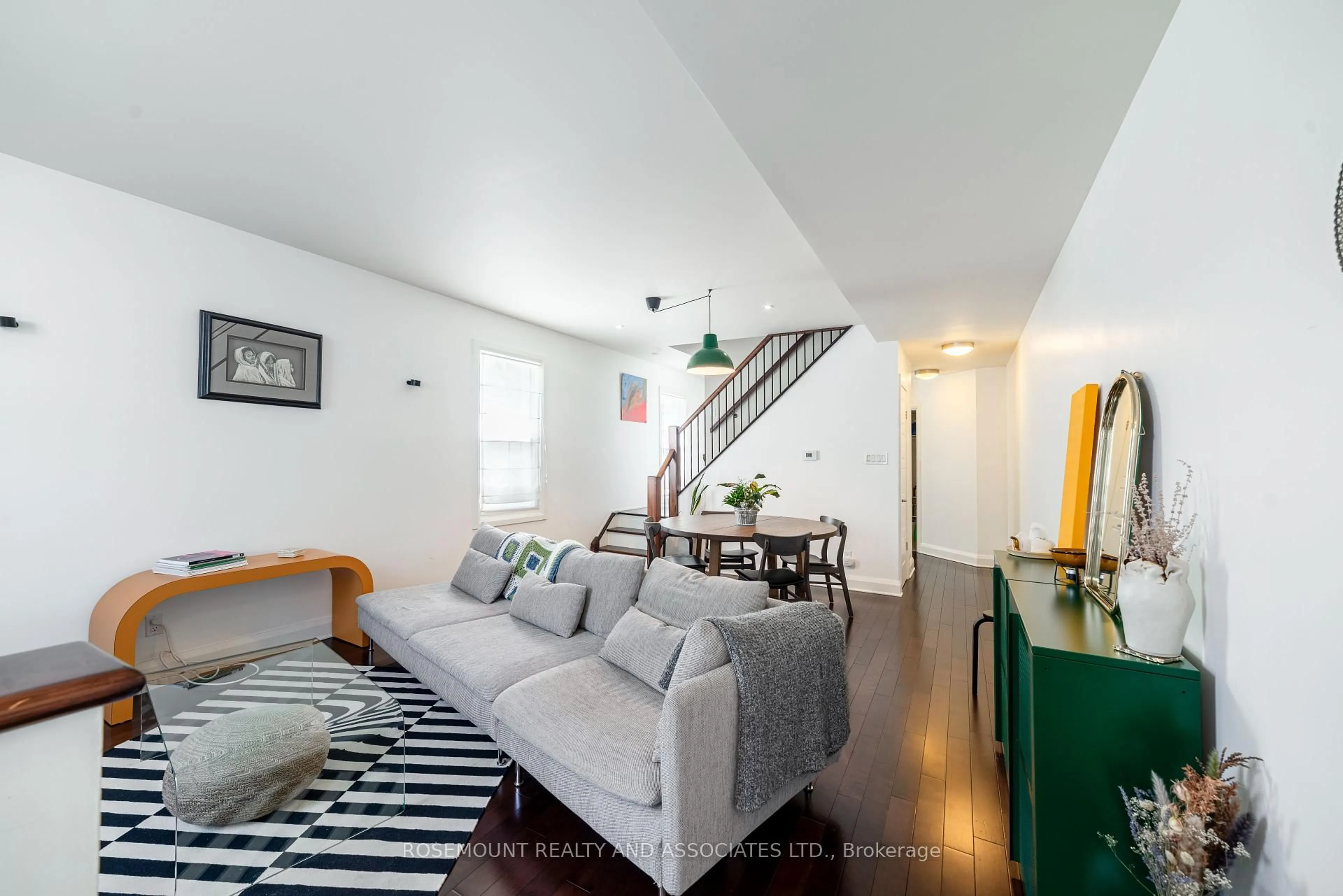 Living room with furniture, unknown for 150 Arthur St, Ottawa Ontario K1R 7C2