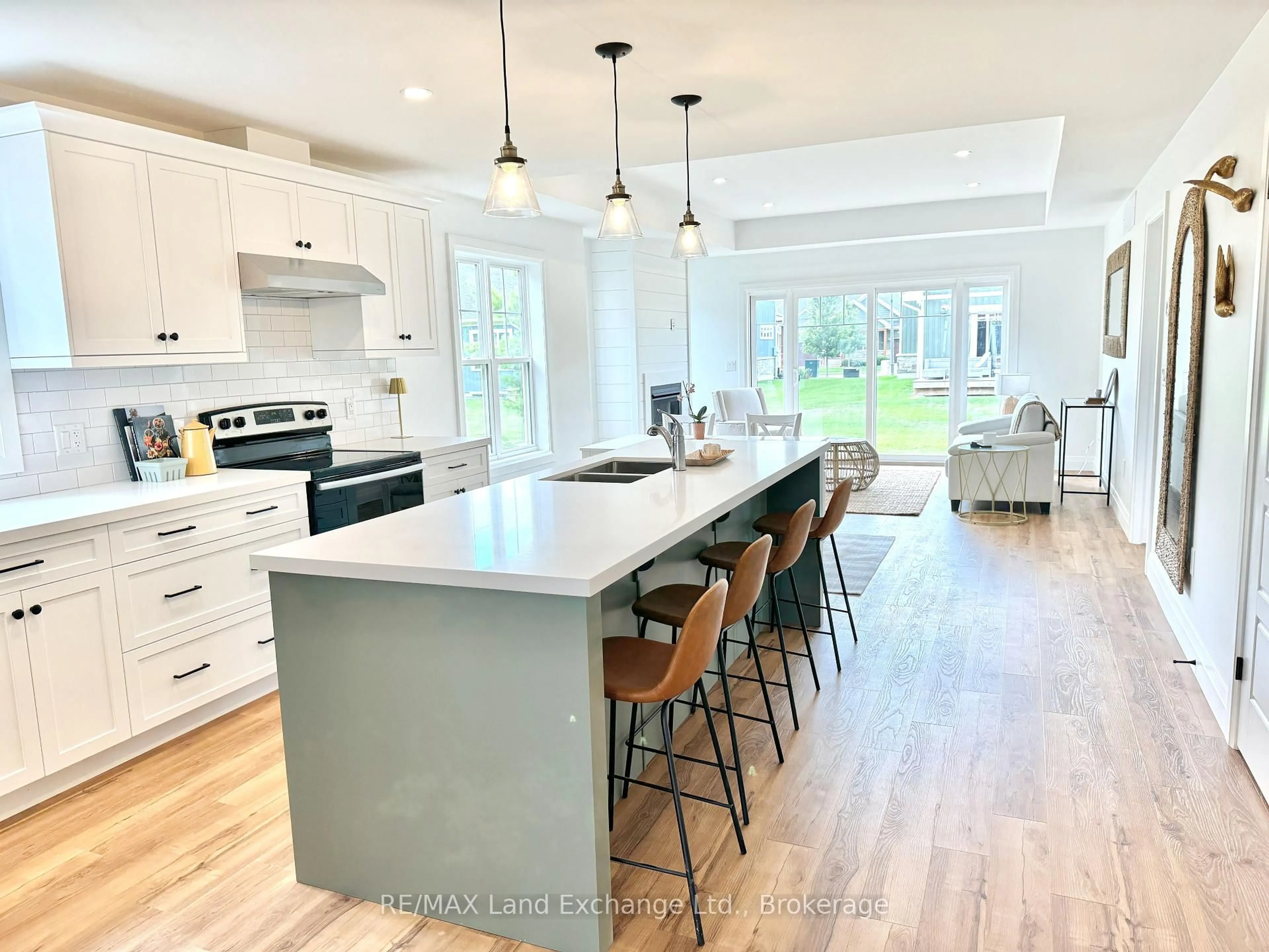 Open concept kitchen, unknown for 94 Eagle Crt, Saugeen Shores Ontario N0H 2C3