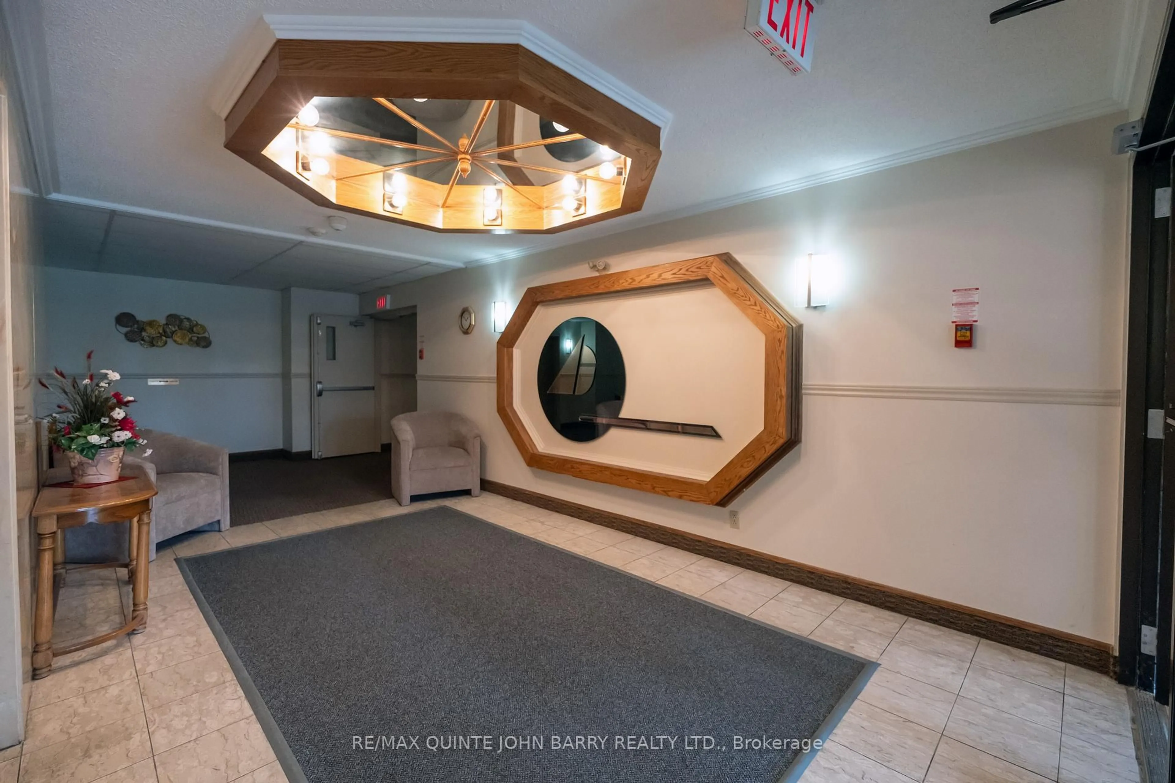 Indoor foyer for 212 - 54 Tripp Blvd, Quinte West Ontario K8V 5V1