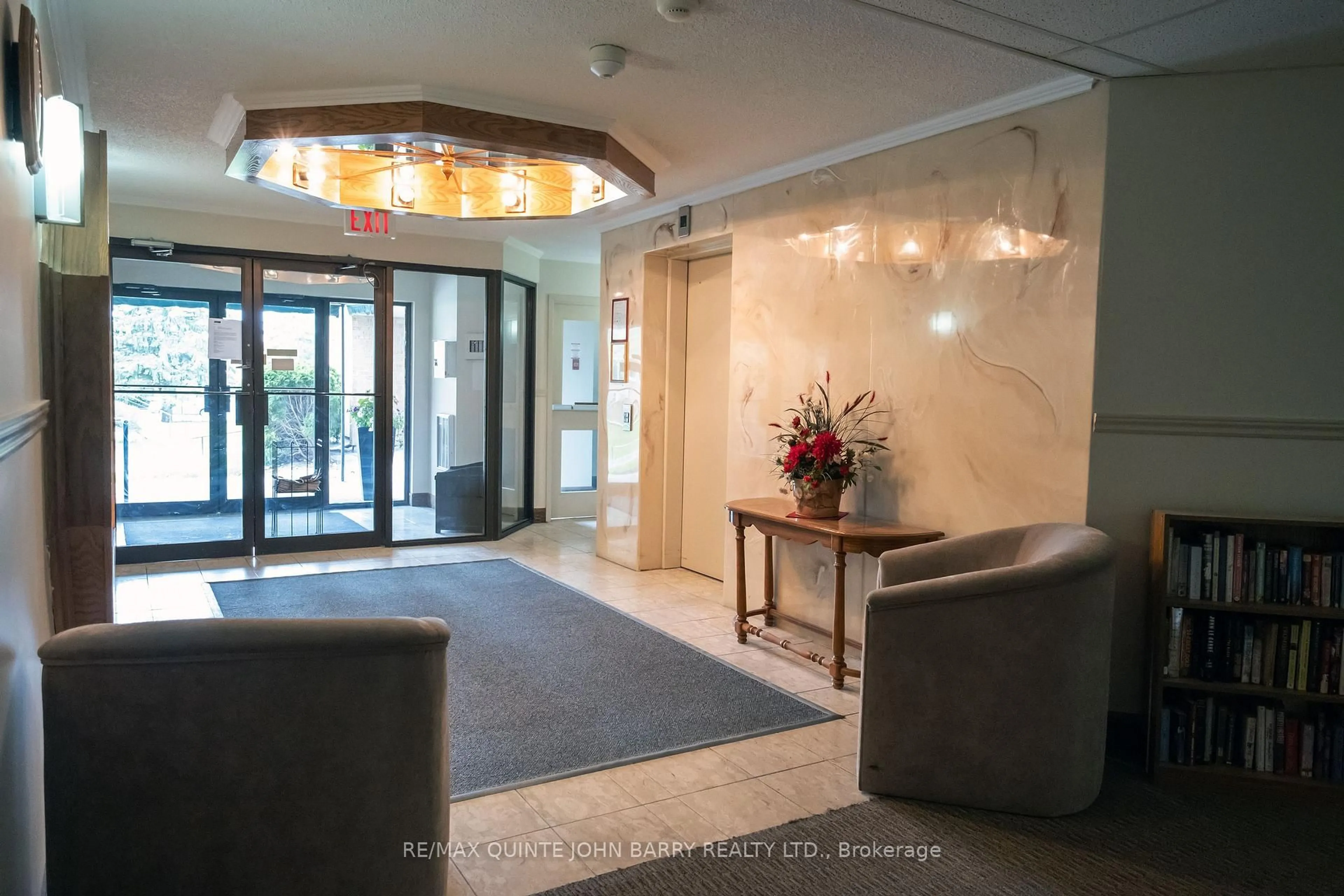 Indoor foyer for 212 - 54 Tripp Blvd, Quinte West Ontario K8V 5V1