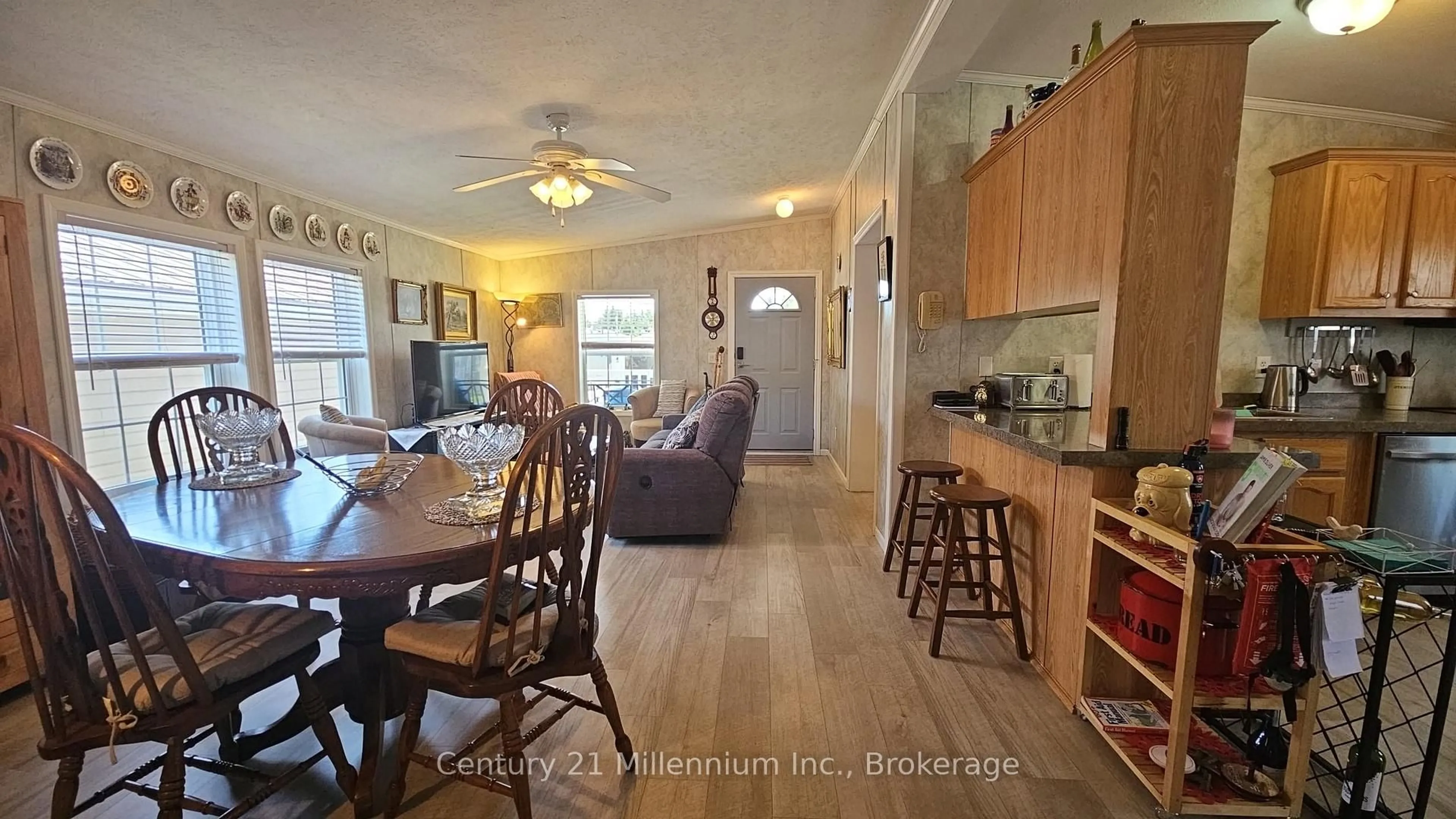 Dining room, wood/laminate floor for 114 Rosewood Dr, Georgian Bluffs Ontario N4K 5N5