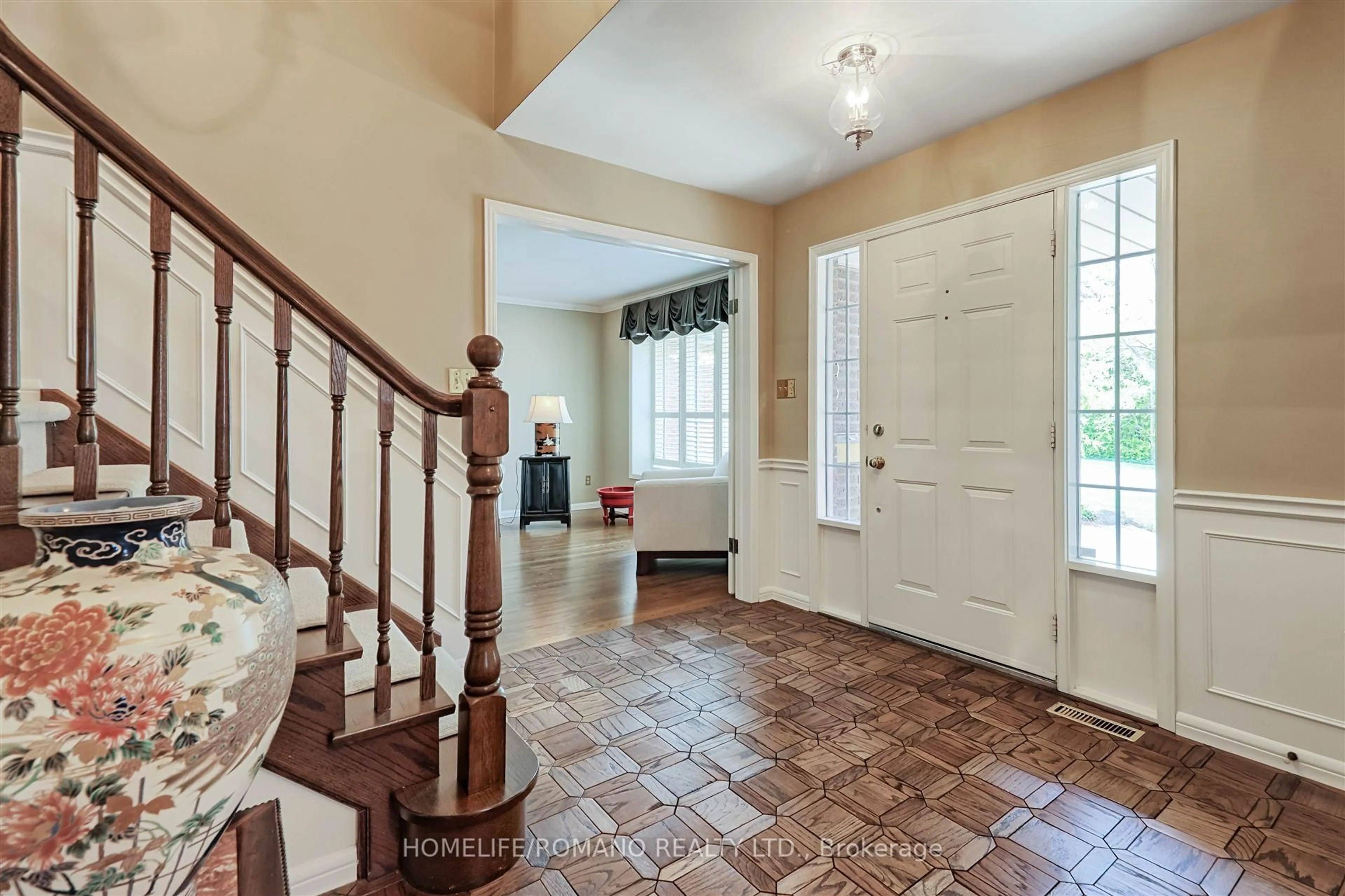 Indoor entryway for 109 Sandy Ridge Pl, Waterloo Ontario N2T 1C5