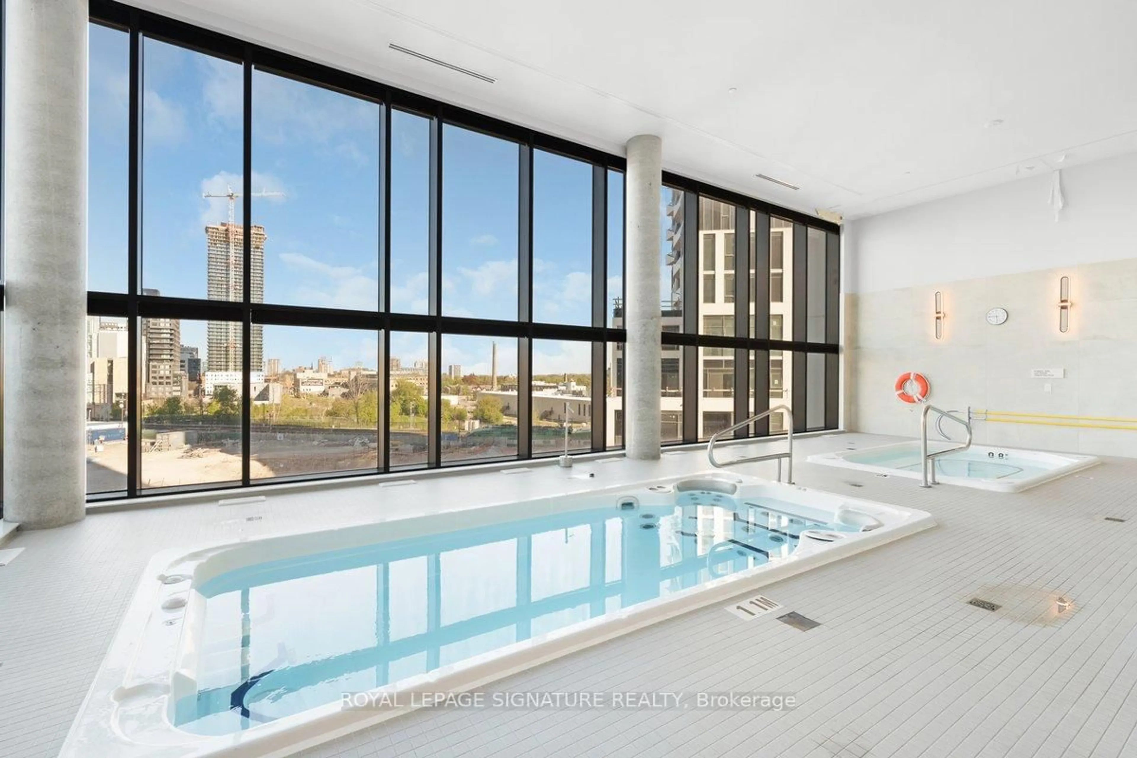 Pool for 5 Wellington St #814, Kitchener Ontario N2G 0E3