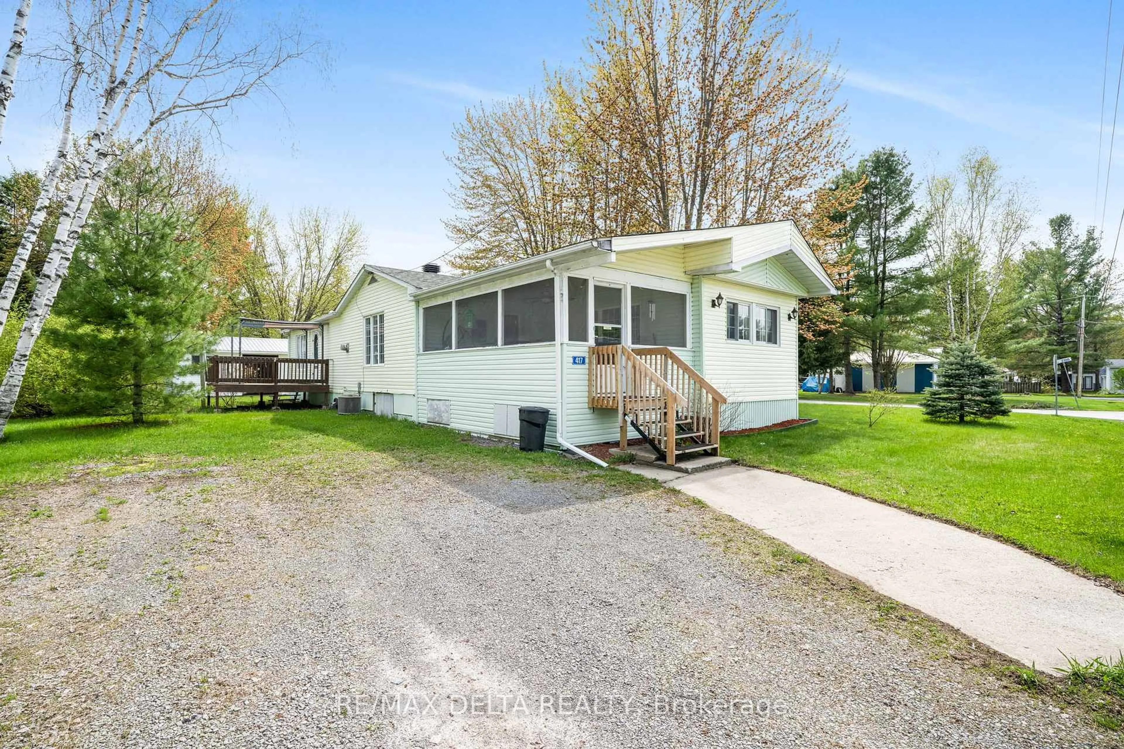 Home with vinyl exterior material, street for 8250 County road 17 Rd #417, Clarence-Rockland Ontario K4K 1K7
