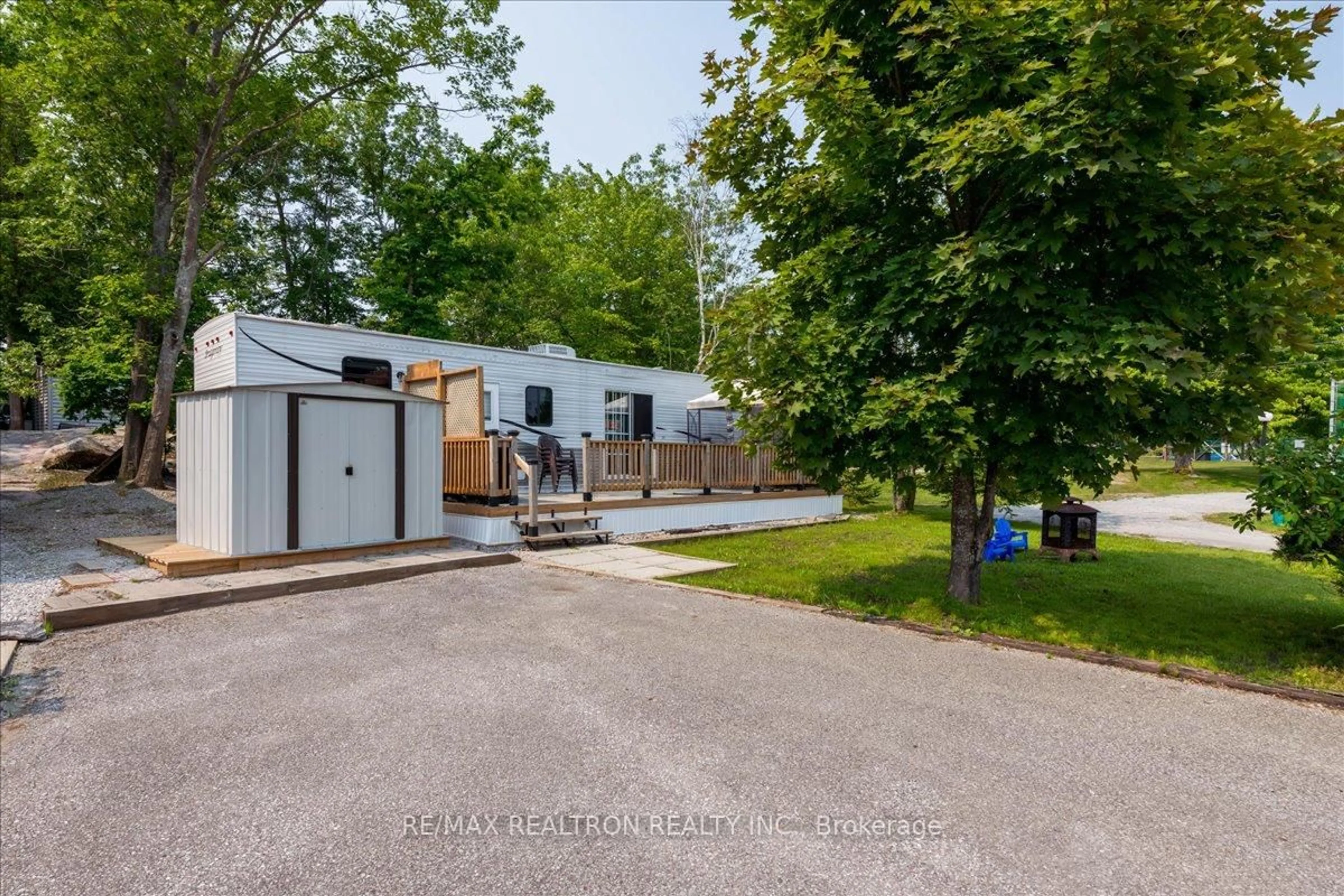 A pic from outside/outdoor area/front of a property/back of a property/a pic from drone, street for 164 Lone Pine Rd, Georgian Bay Ontario L0K 1S0