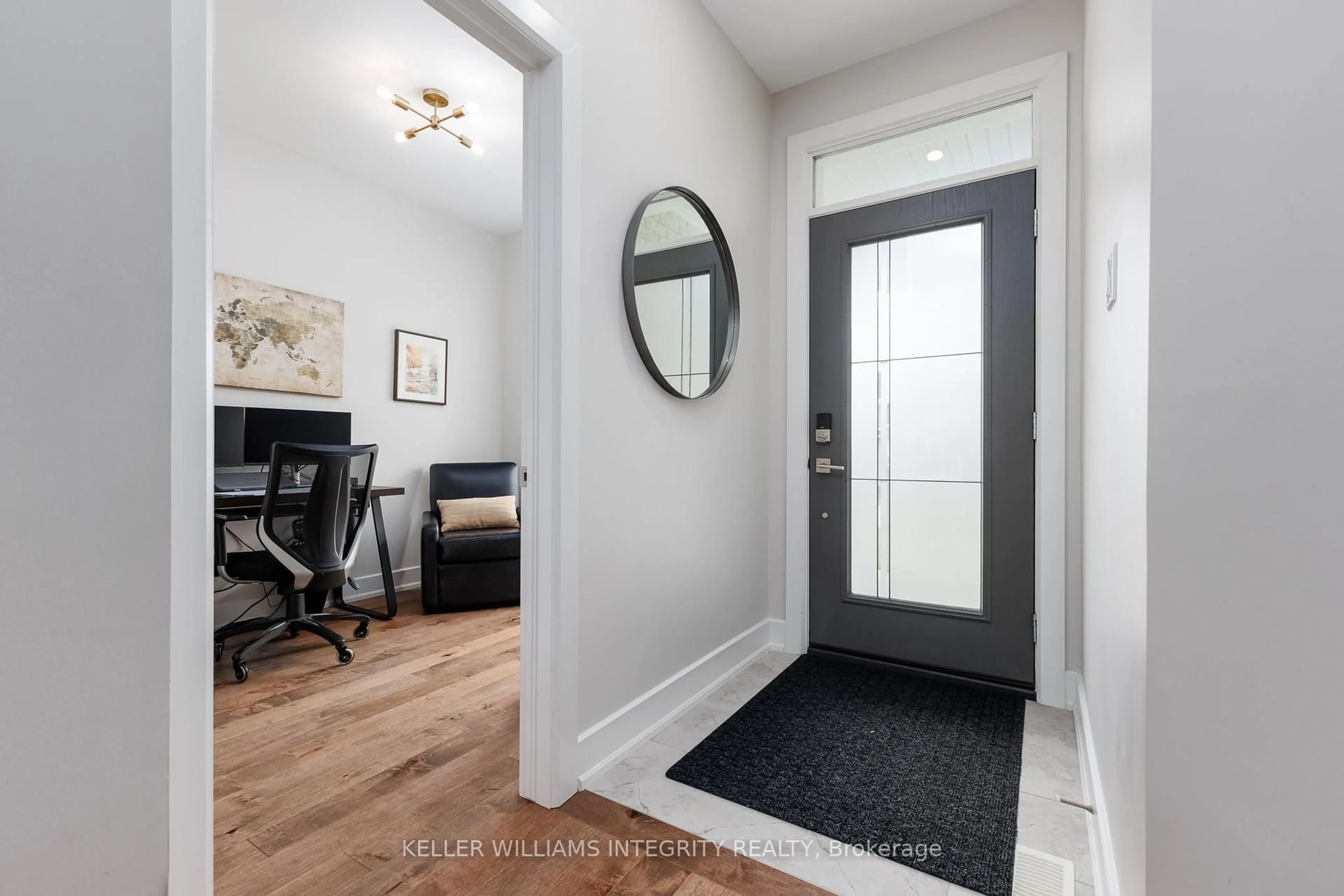 Indoor entryway for 225 Maygrass Way, Ottawa Ontario K2S 2B4