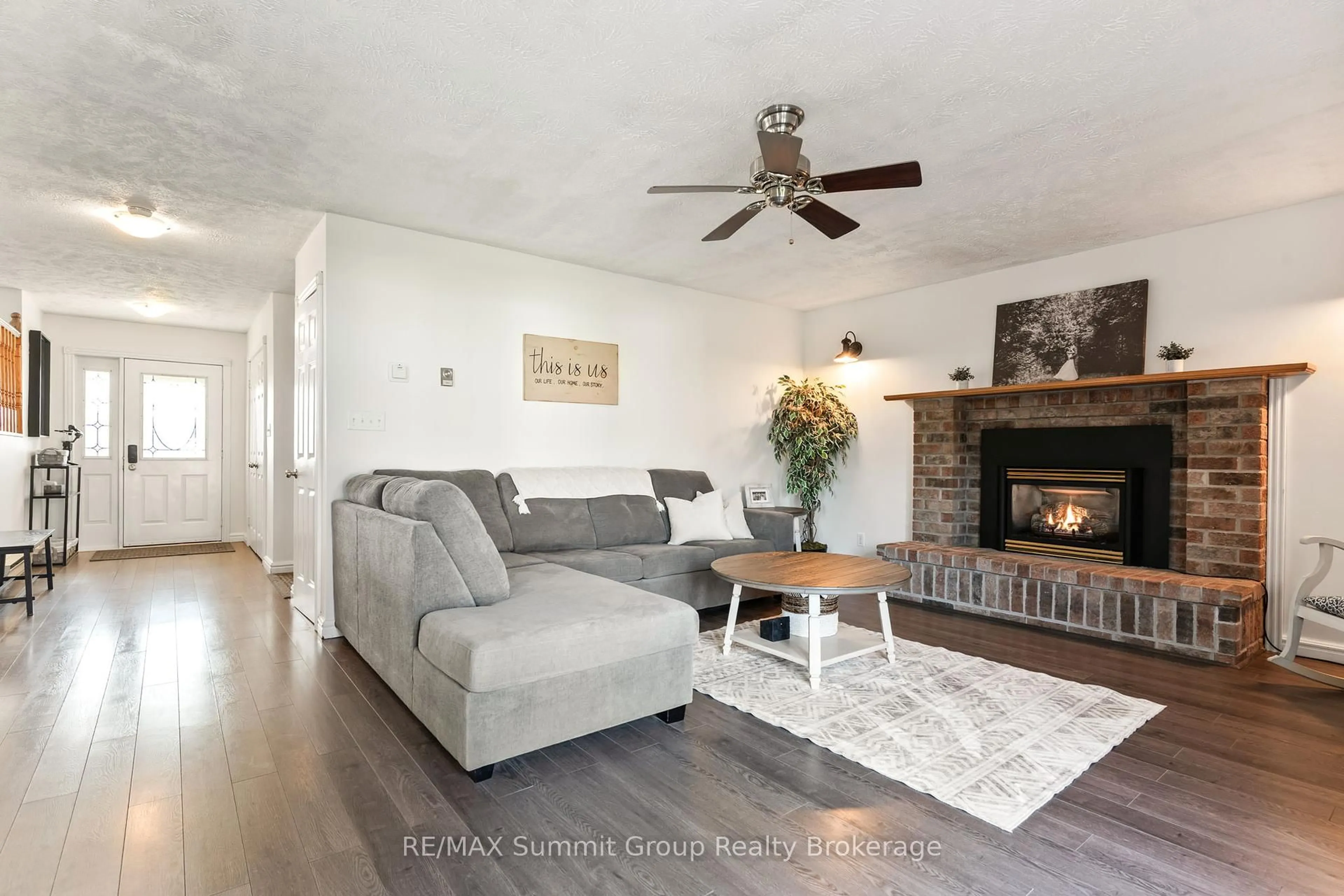 Living room with furniture, unknown for 108 Mary Ave, Georgian Bluffs Ontario N4K 5N5