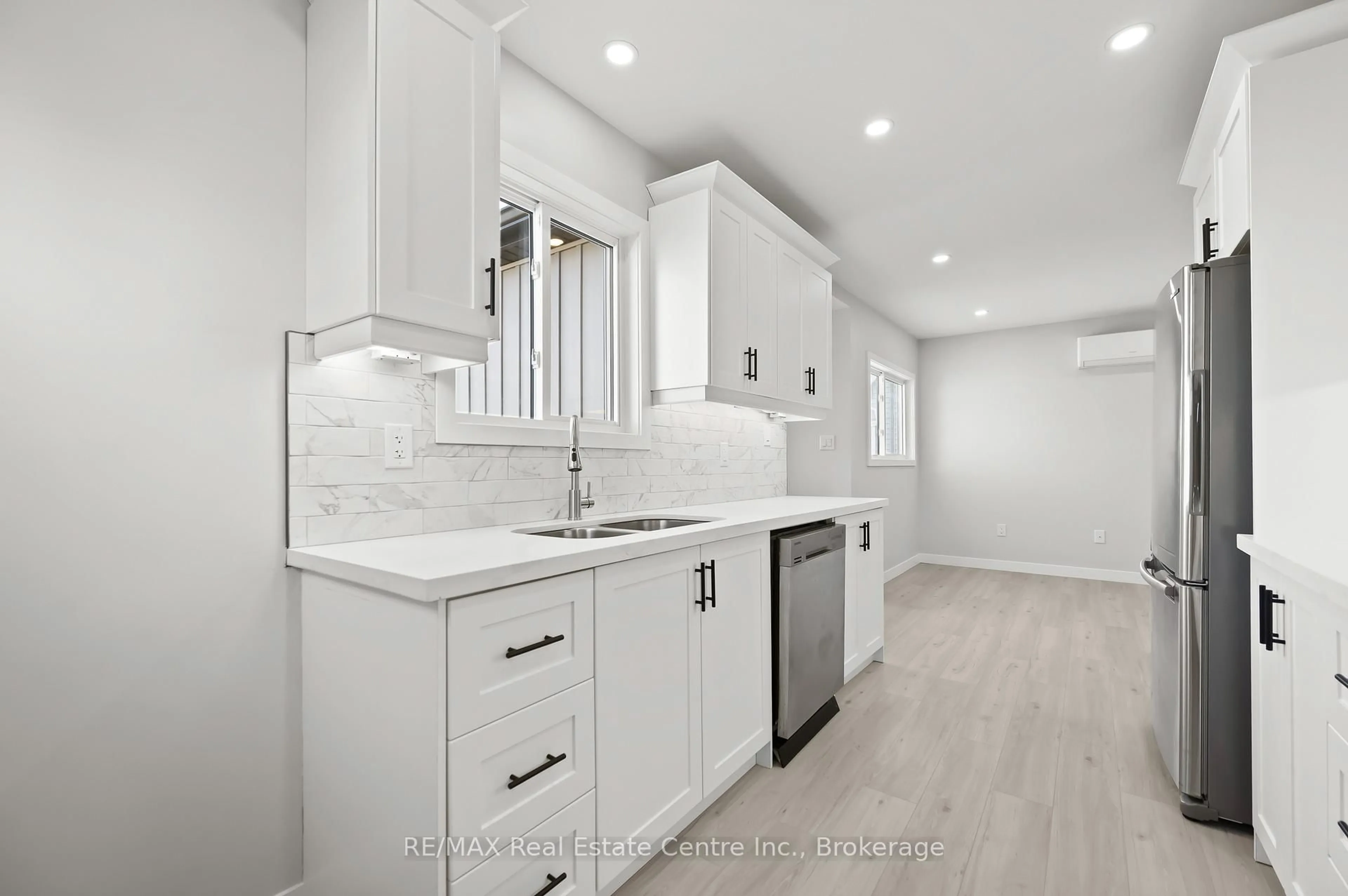 Open concept kitchen, ceramic/tile floor for 1180 Union St, Kitchener Ontario N2H 6K2