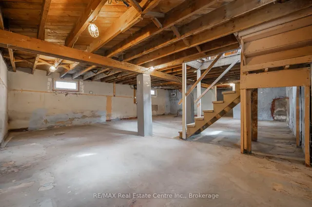 Primary image of 1180 Union St