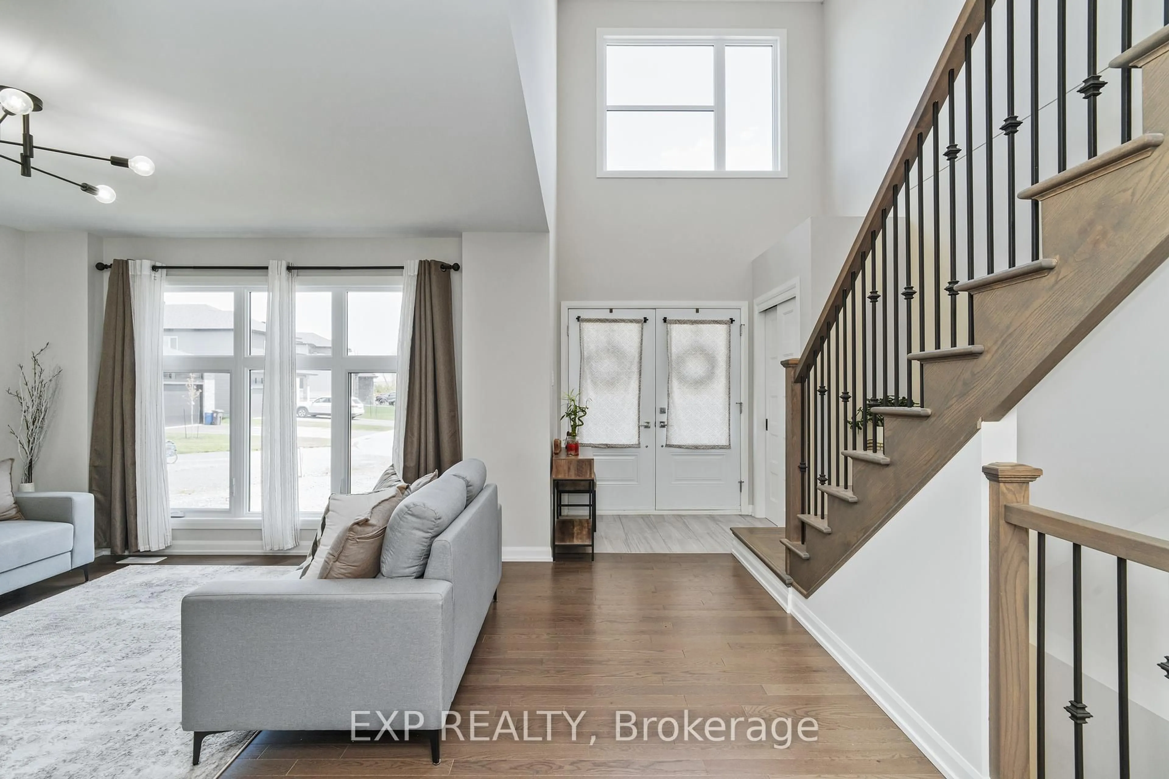 Indoor entryway for 639 Montessor Cres, Alfred and Plantagenet Ontario K0A 3K0