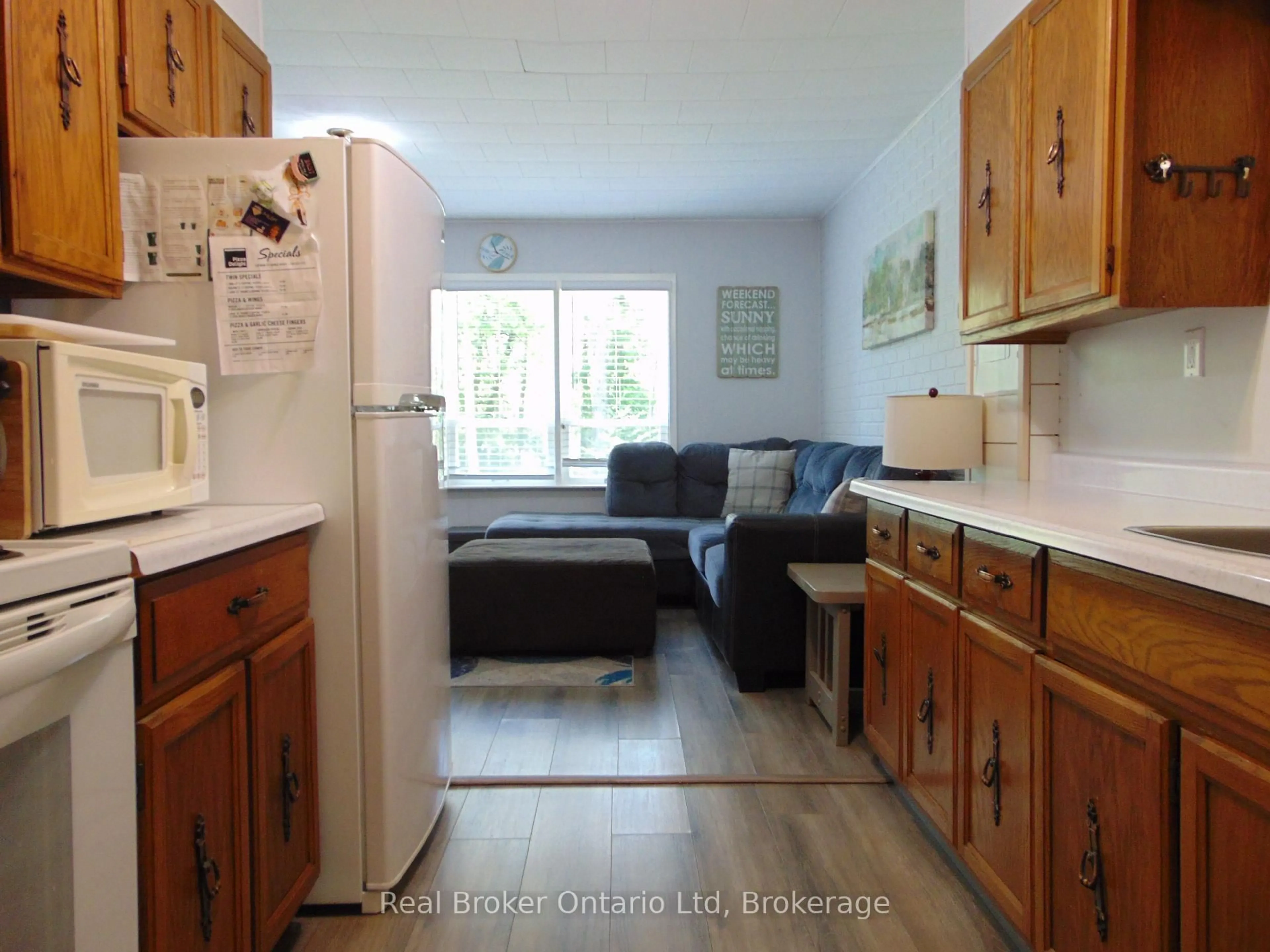 Standard kitchen, unknown for 42 Thompson Ave, Native Leased Lands Ontario N0H 2L0