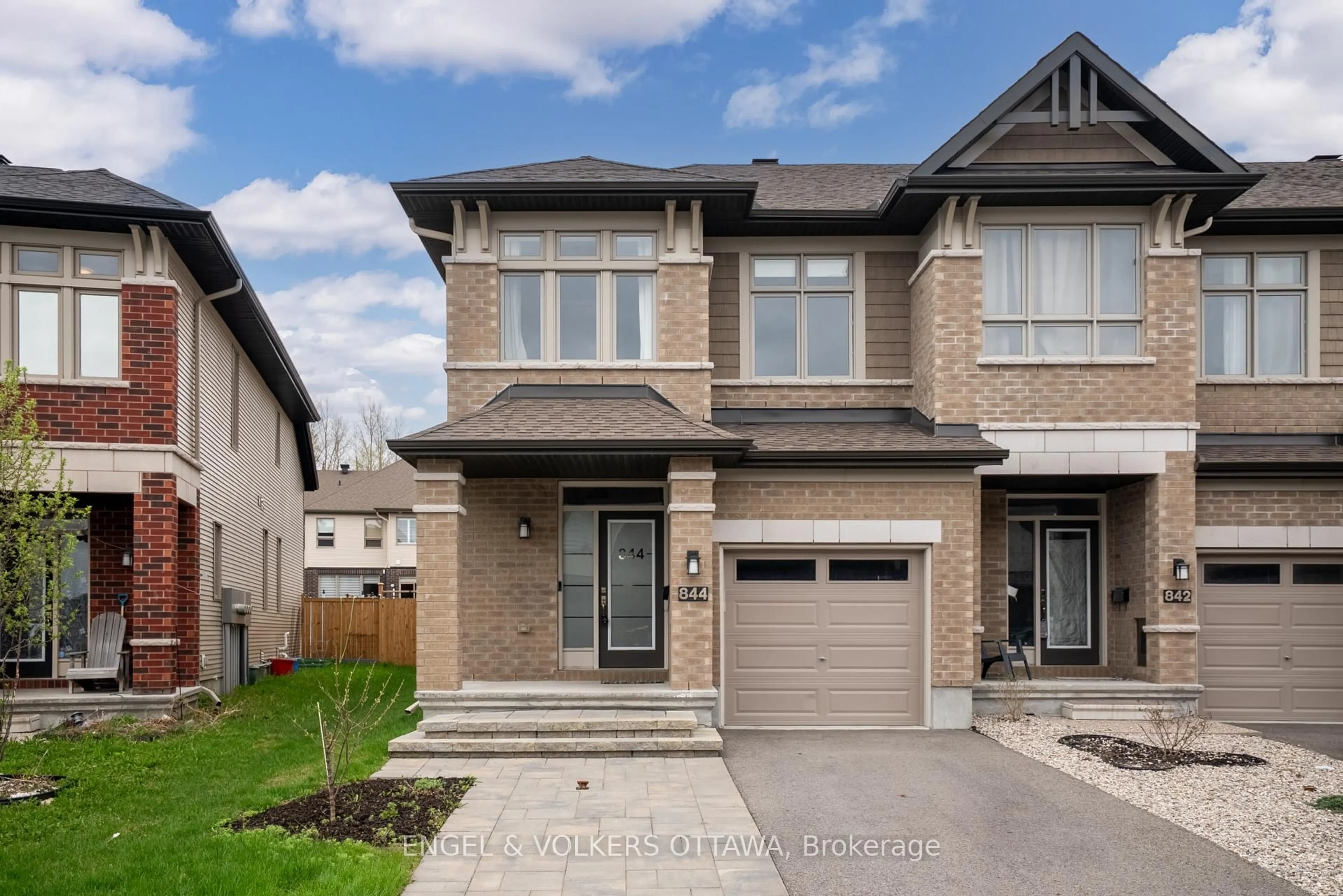 Home with brick exterior material, street for 844 Quartet Ave, Ottawa Ontario K1X 0C7