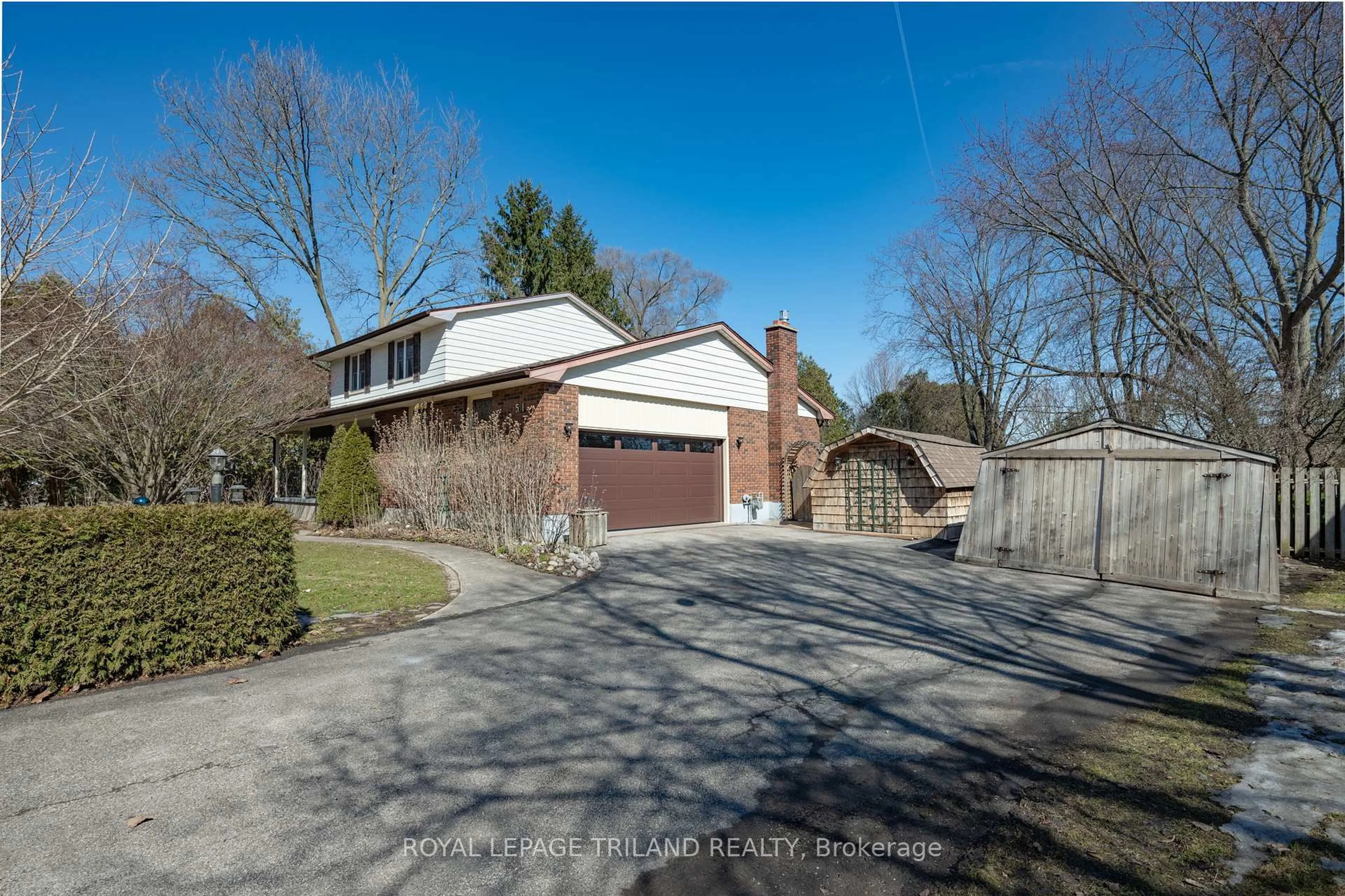 A pic from outside/outdoor area/front of a property/back of a property/a pic from drone, street for 10280 Talbotville Gore Rd, Southwold Ontario N5P 3T2