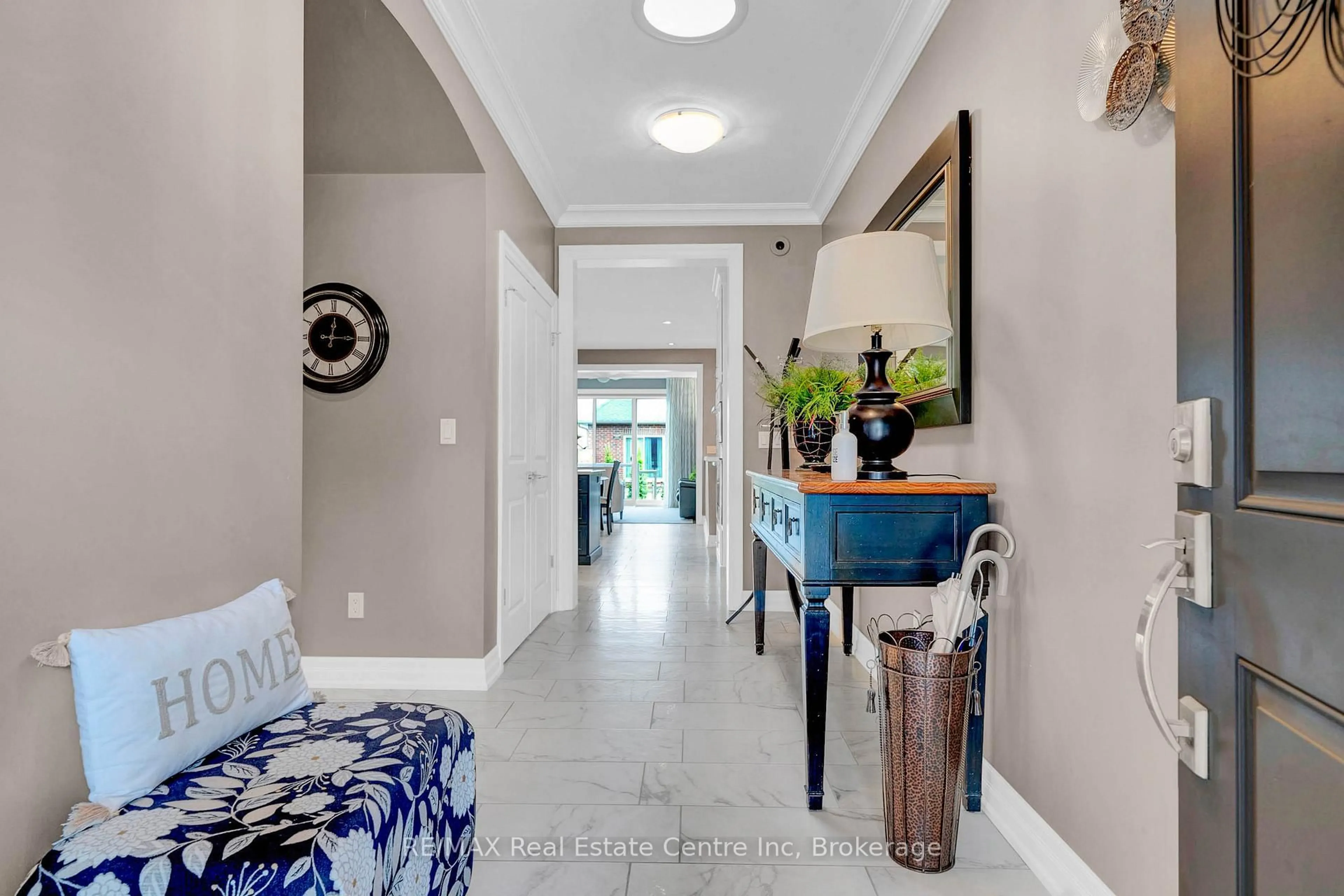 Indoor entryway for 24 Kintyre Tr, Welland Ontario L3B 0B6