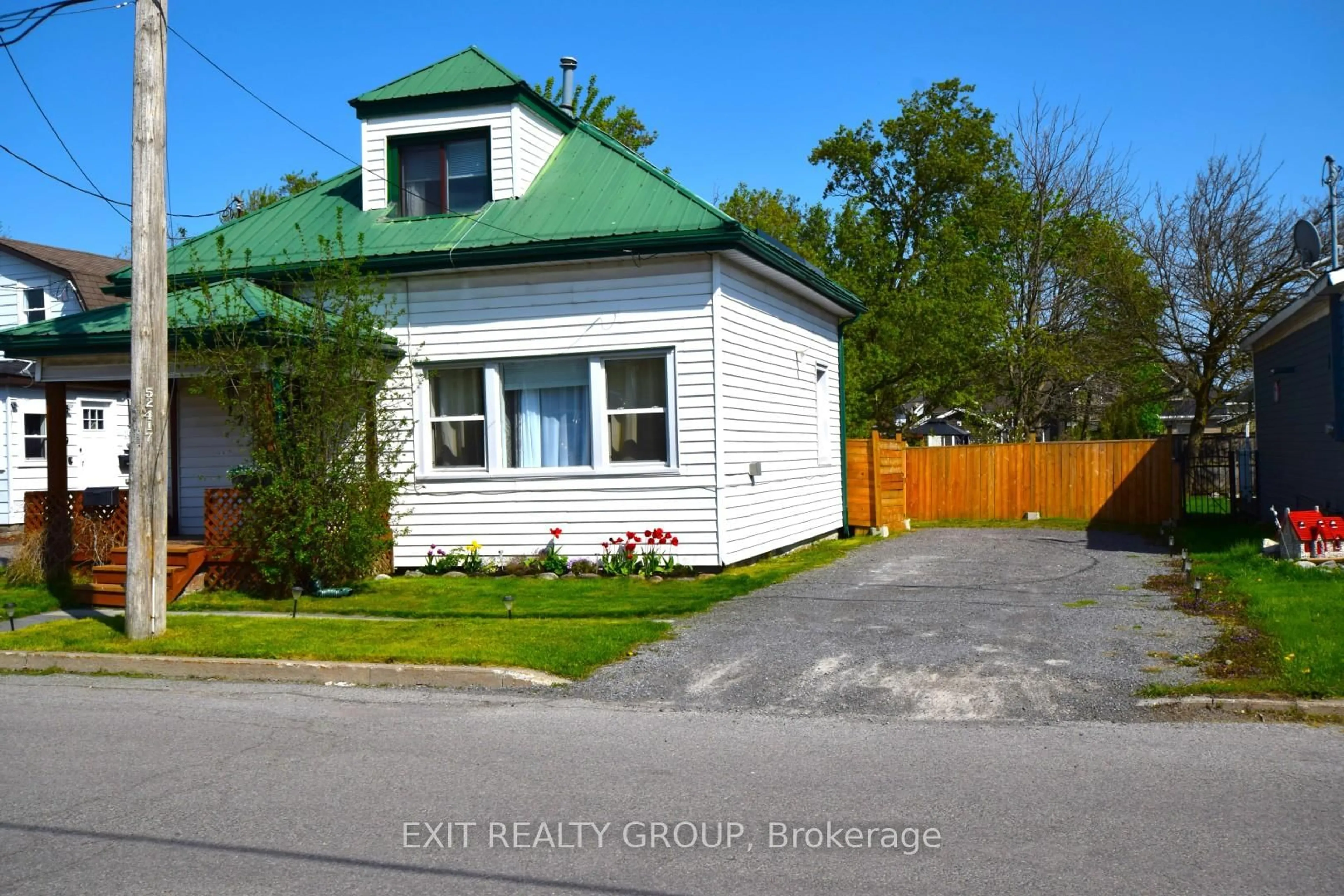 A pic from outside/outdoor area/front of a property/back of a property/a pic from drone, street for 17 Meyers St, Quinte West Ontario K8V 1W5