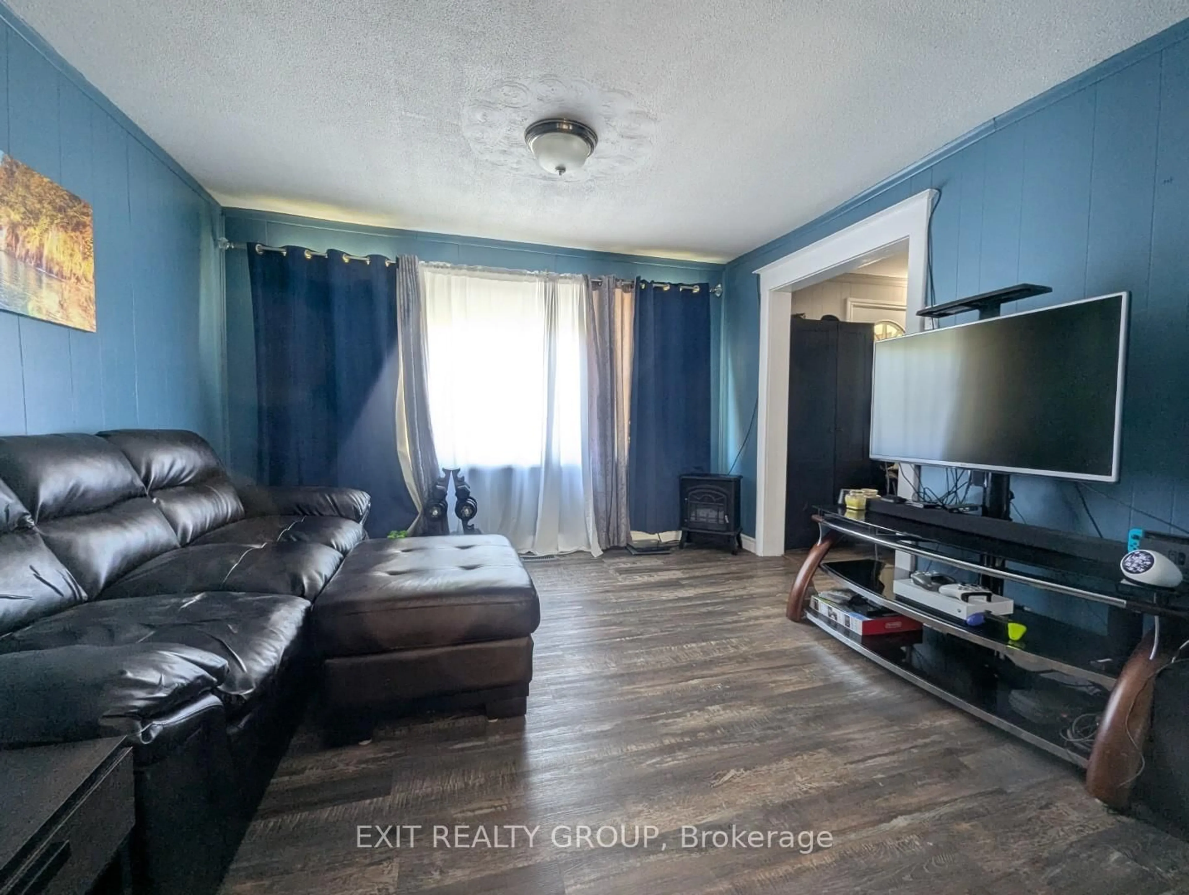 A pic of a room for 17 Meyers St, Quinte West Ontario K8V 1W5