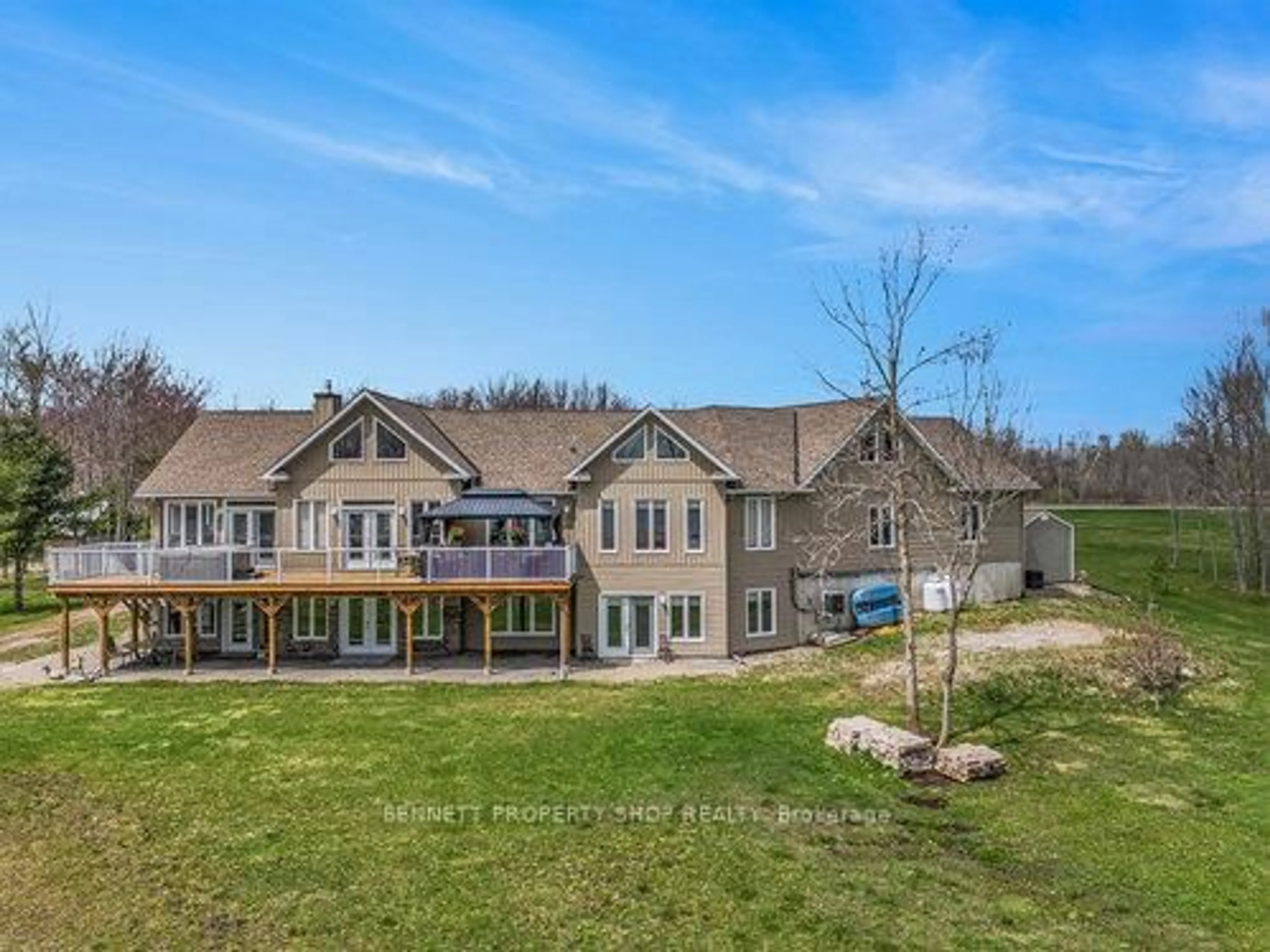A pic from outside/outdoor area/front of a property/back of a property/a pic from drone, unknown for 638 West Point Dr, Perth Ontario K7H 3C7
