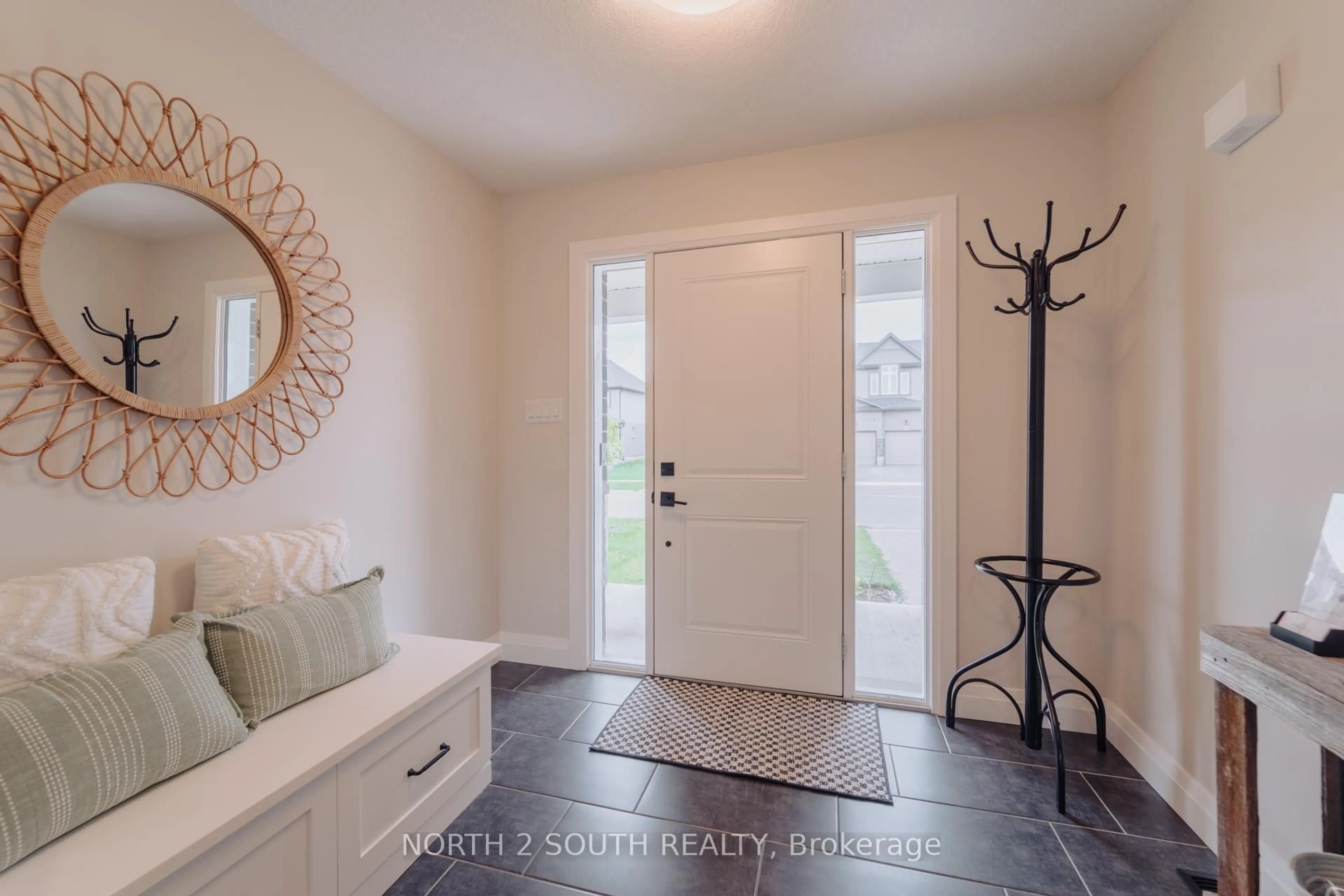 Indoor entryway for 263 Bradshaw Dr, Stratford Ontario N5A 0G5