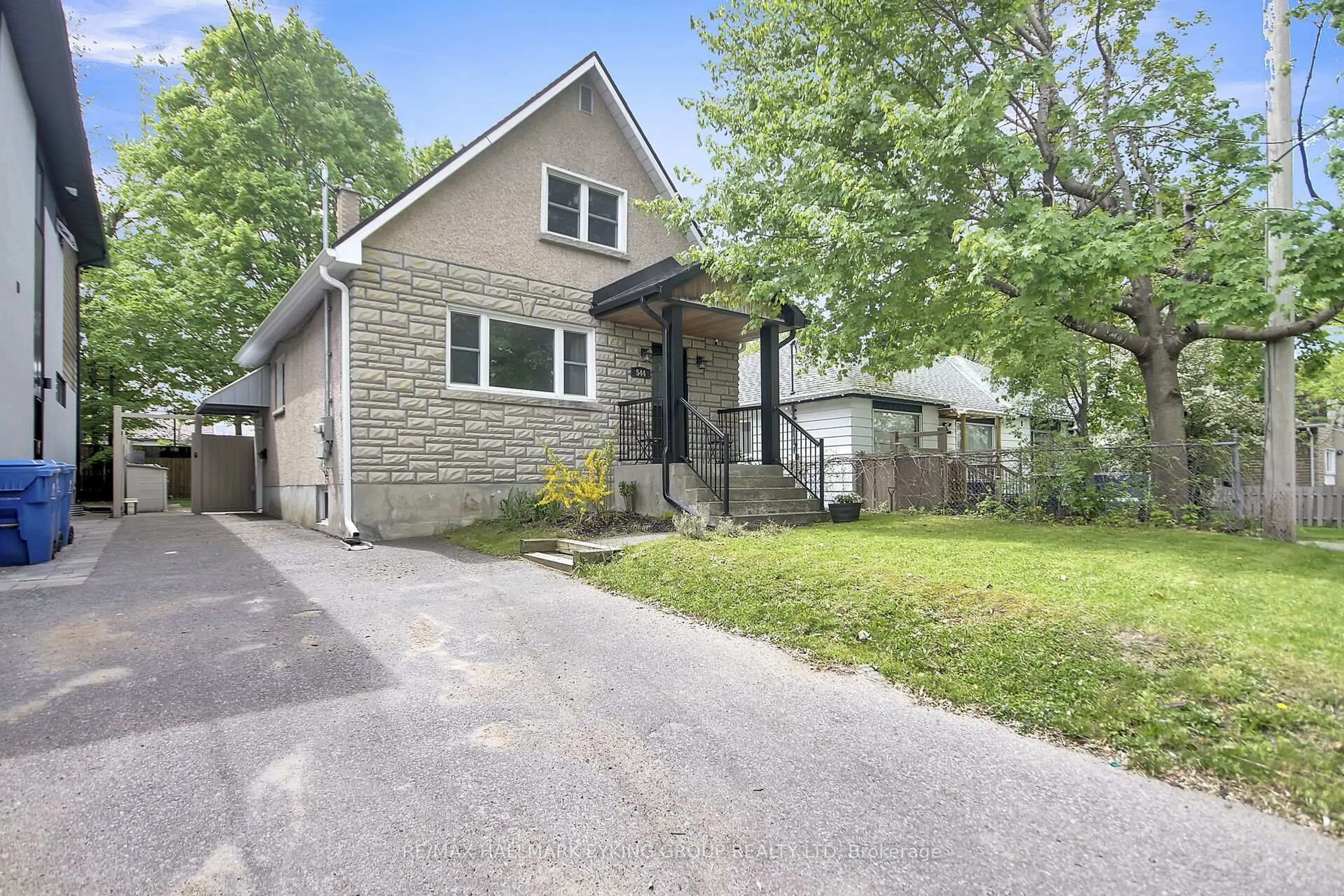 Unknown for 544 Guy St, Ottawa Ontario K1K 1B9